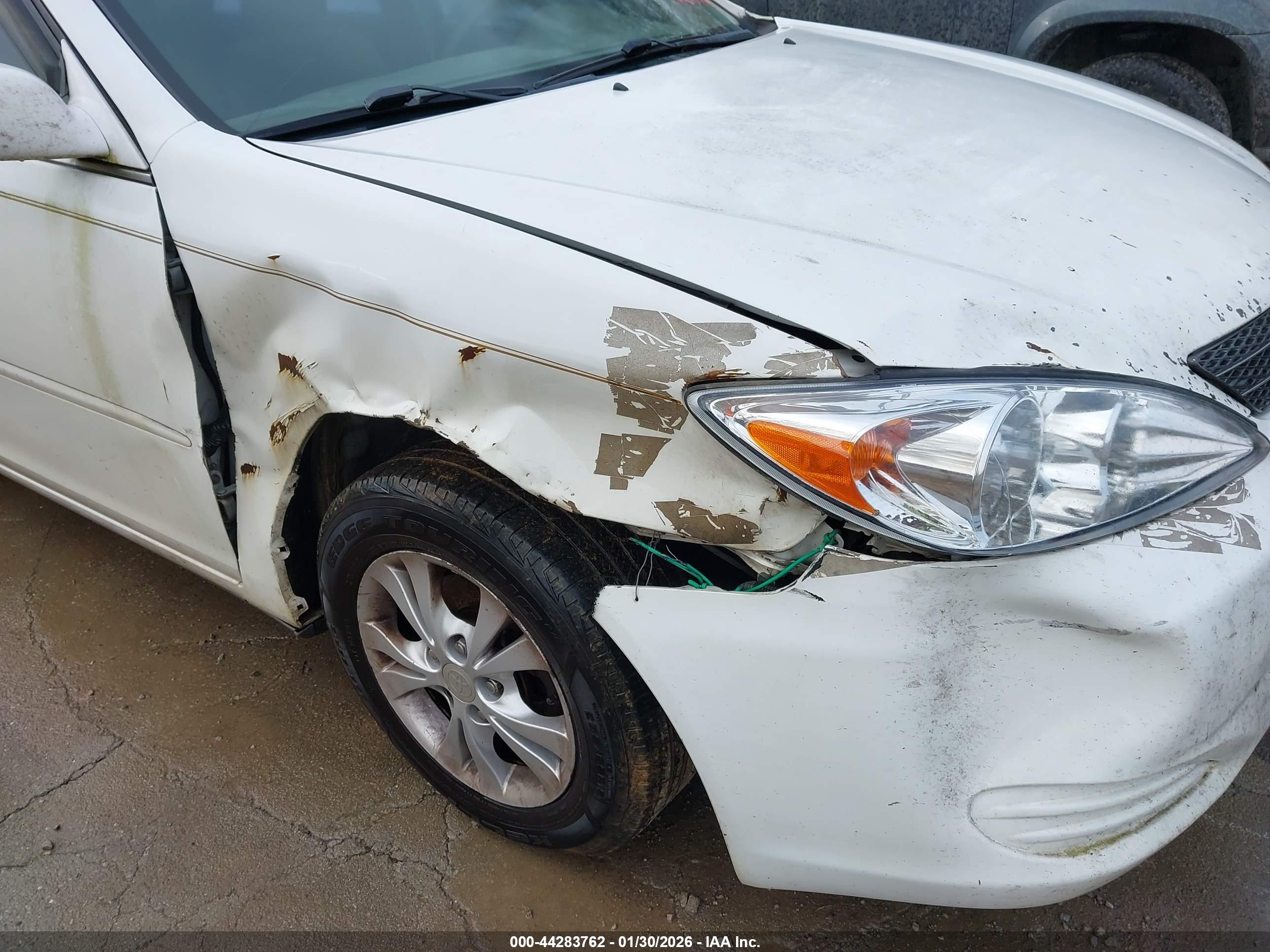 TOYOTA CAMRY image 6