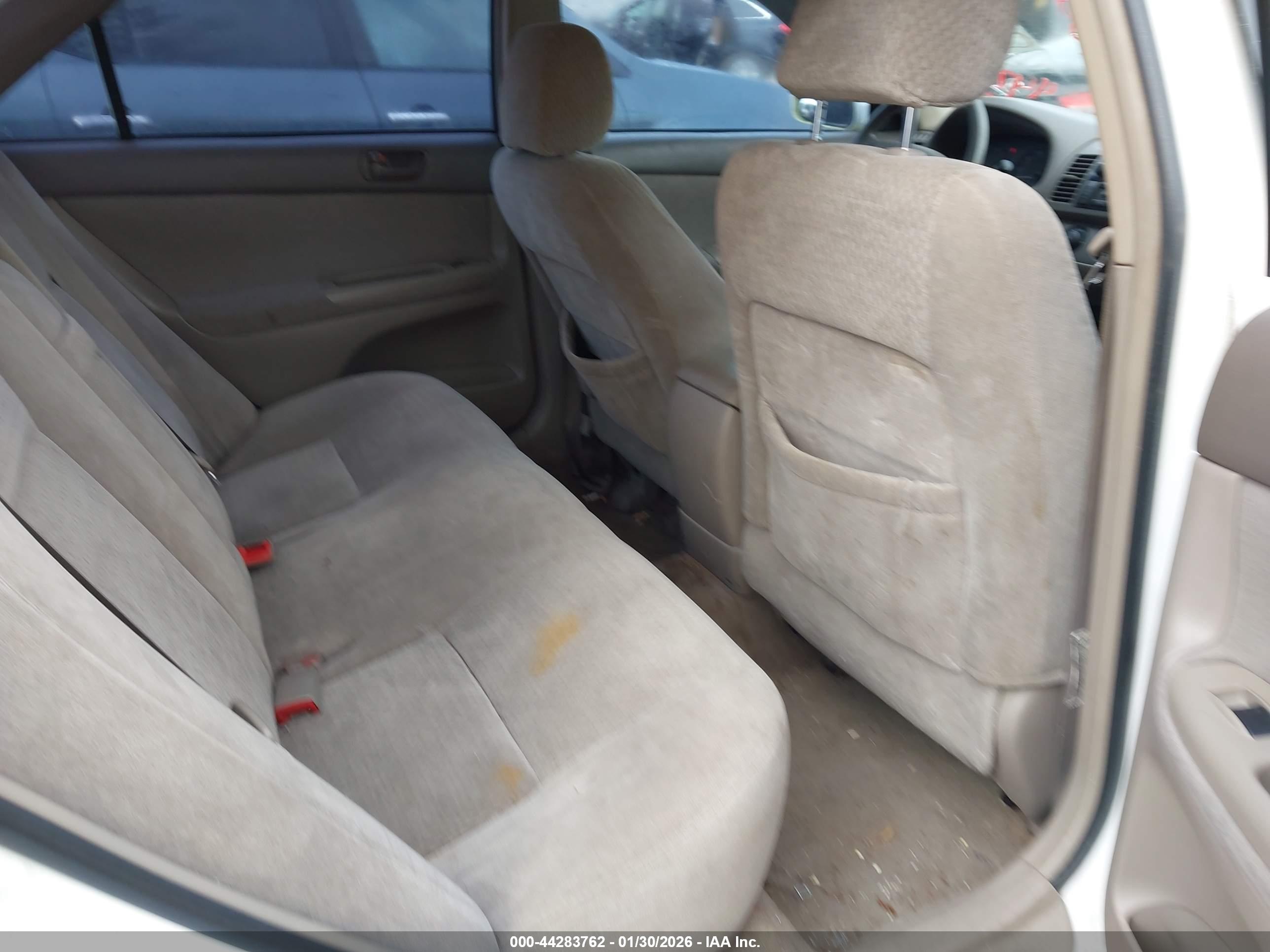 TOYOTA CAMRY image 8