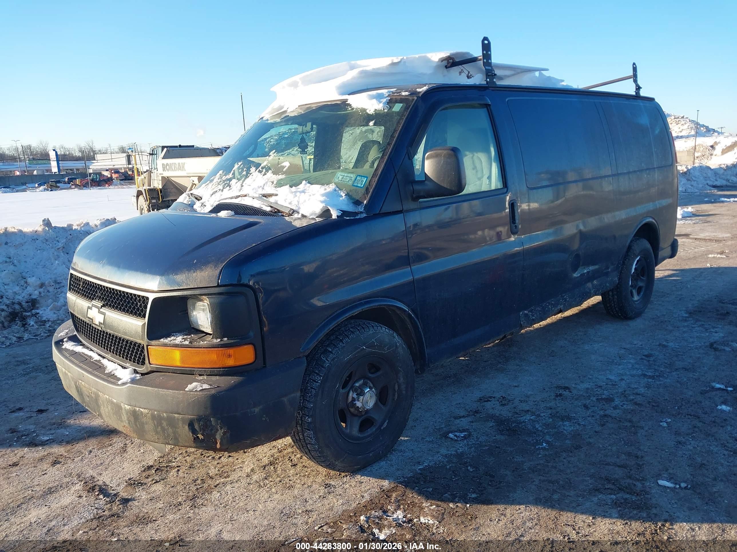 CHEVROLET EXPRESS image 2