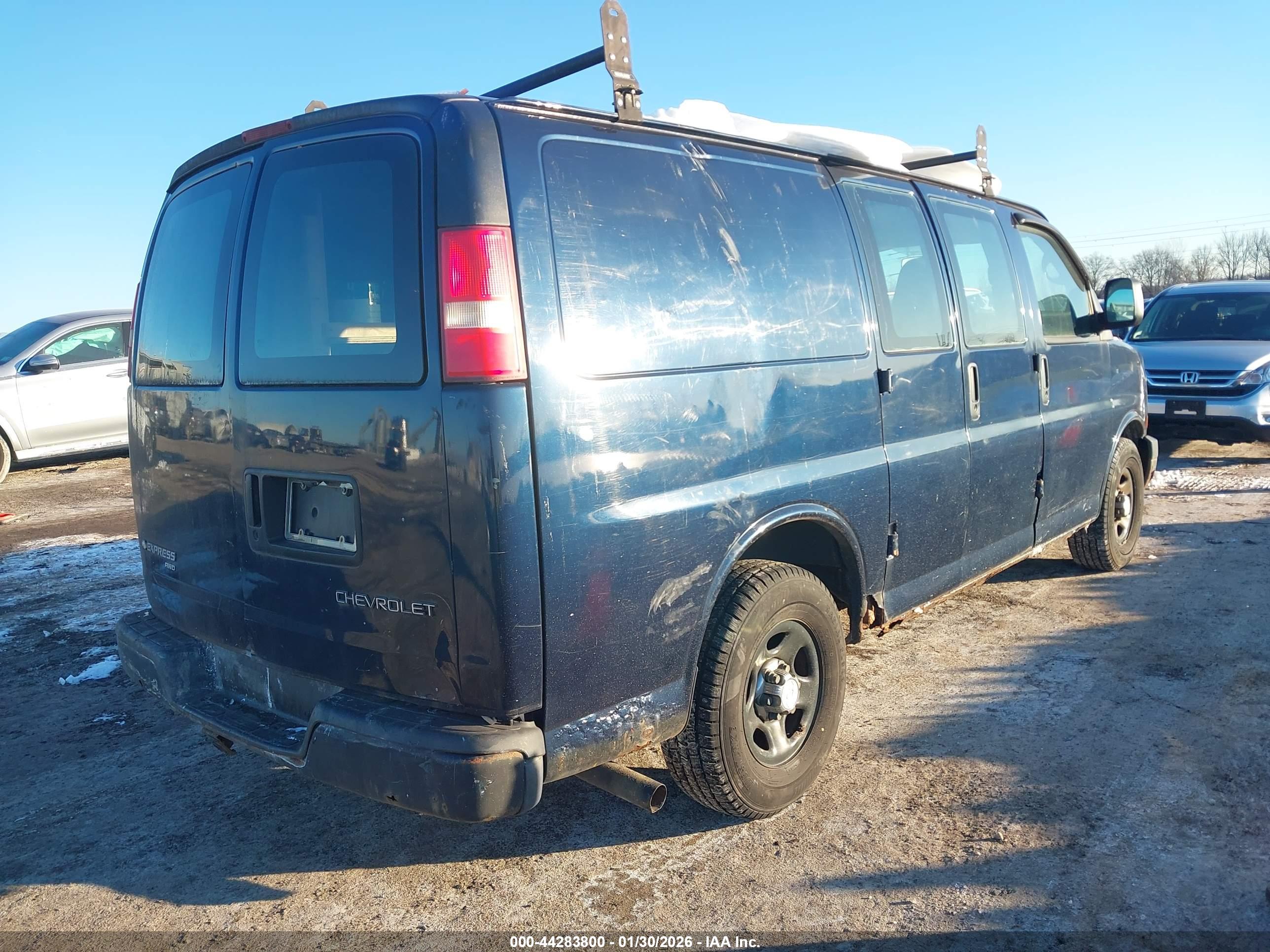 CHEVROLET EXPRESS image 4