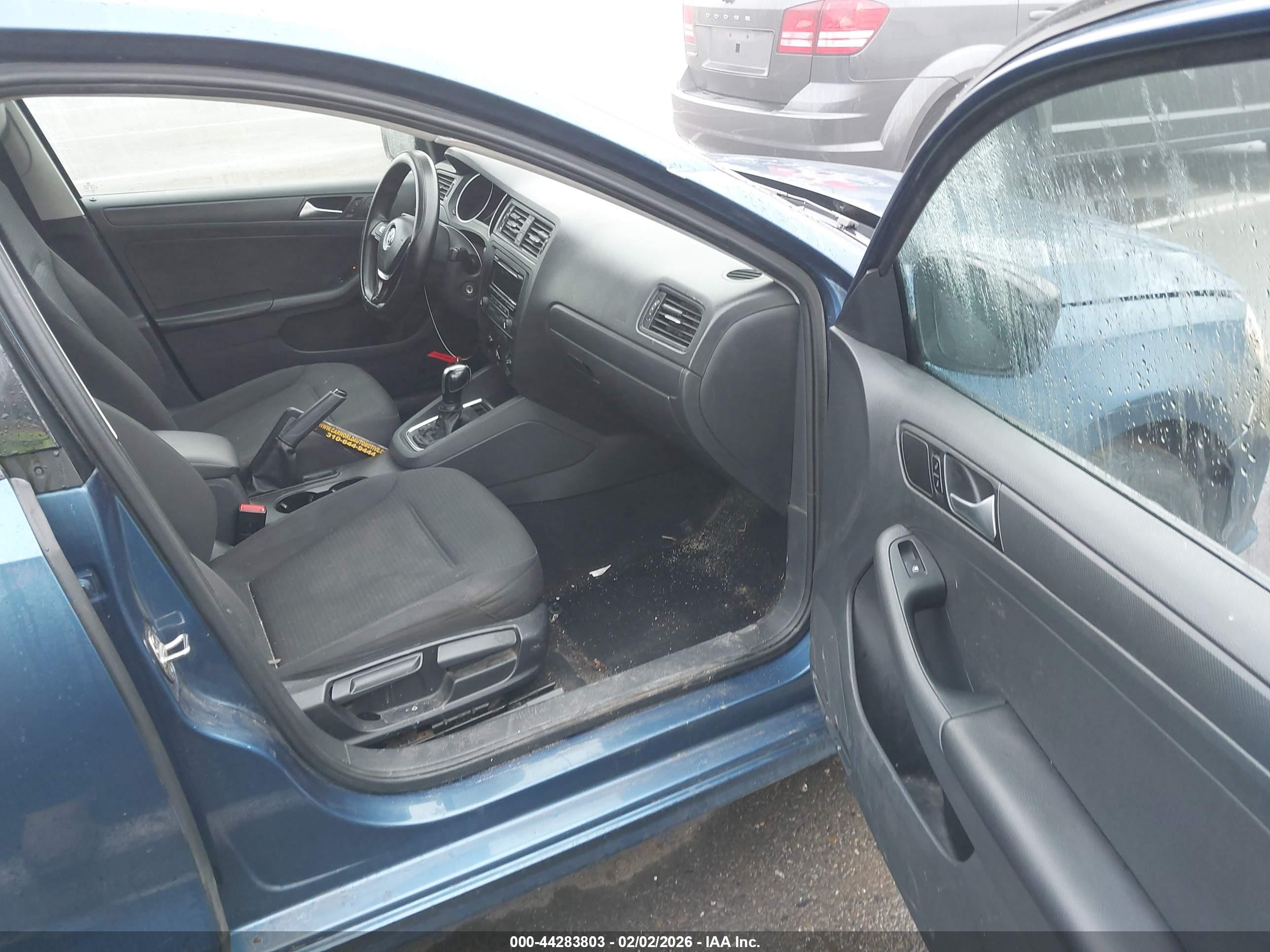 VOLKSWAGEN JETTA image 5