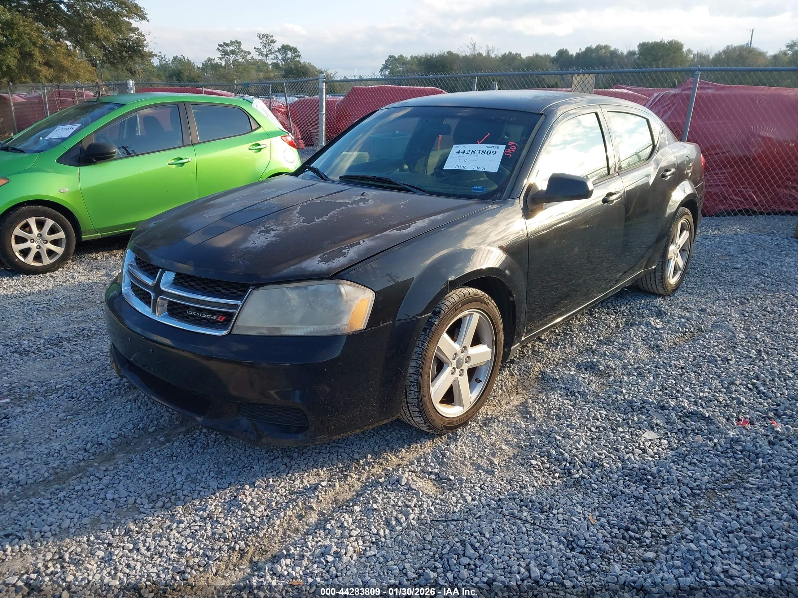 DODGE AVENGER image 2