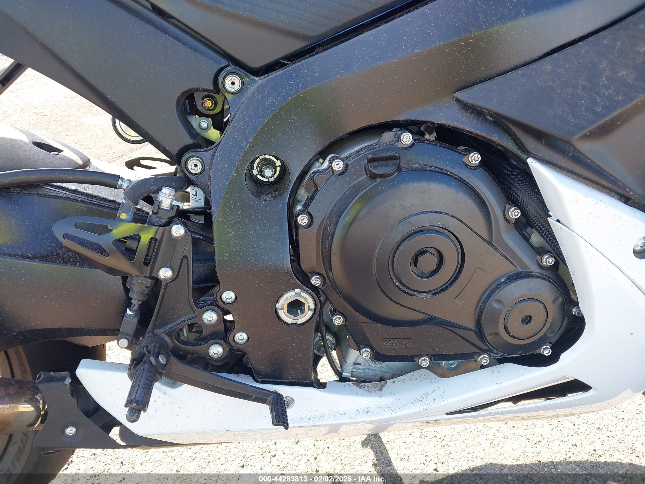 SUZUKI GSX-R600 image 8