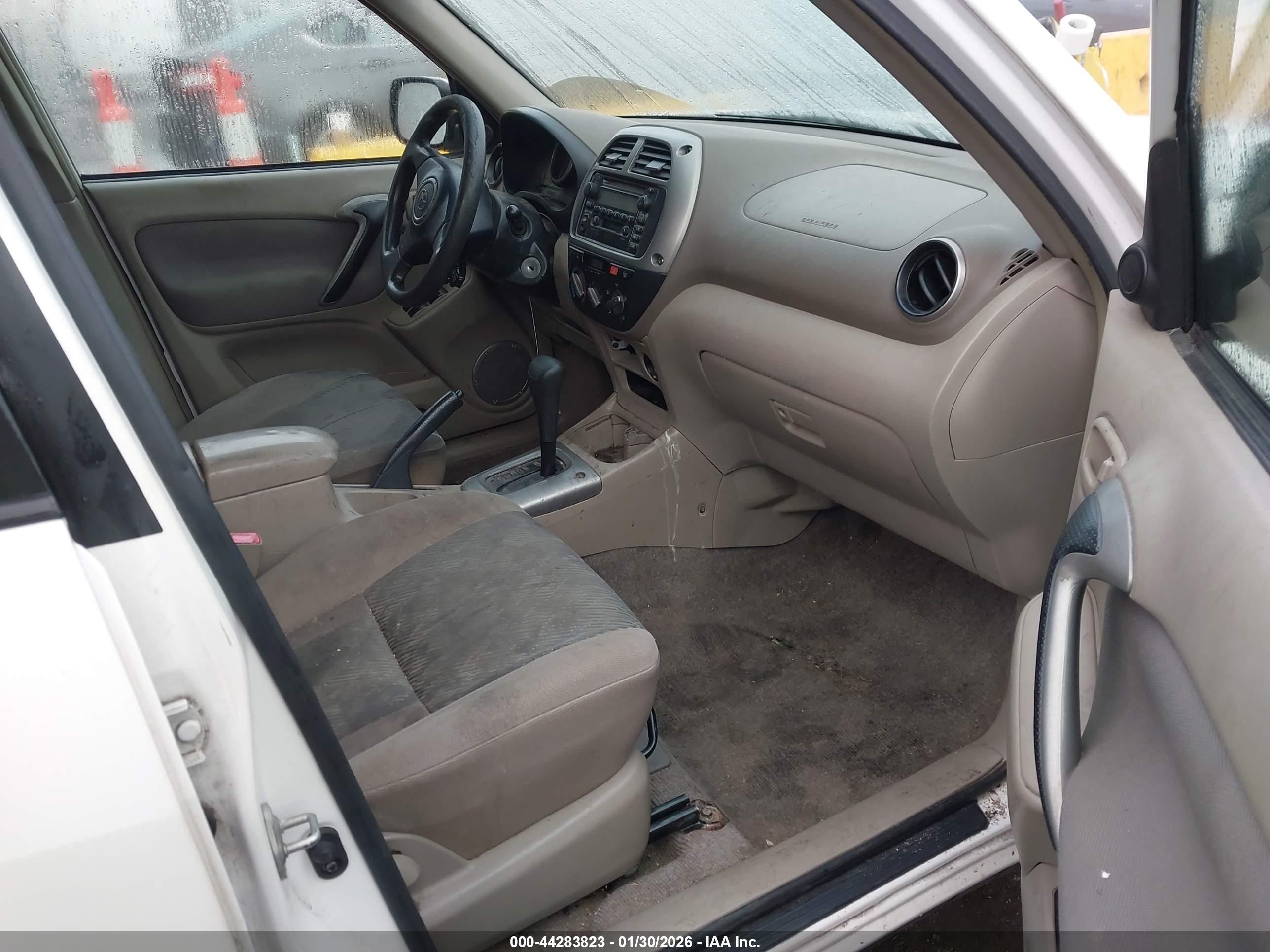 TOYOTA RAV4 image 5