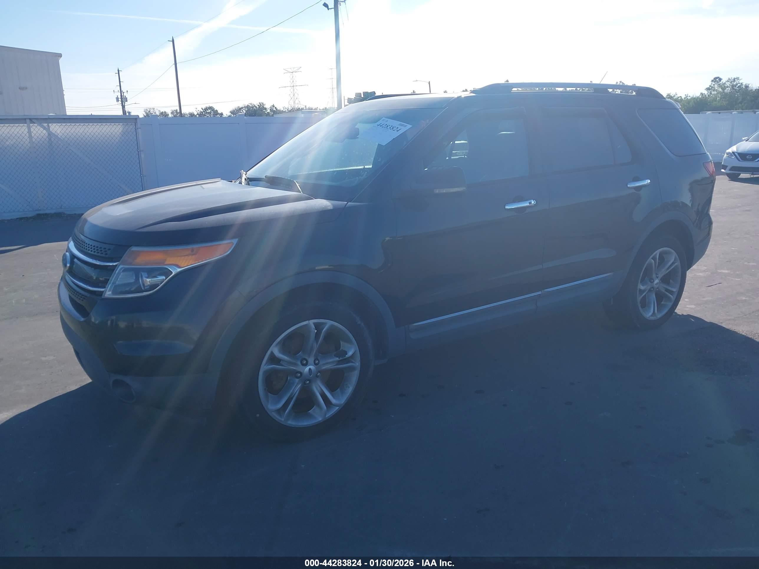 FORD EXPLORER image 2