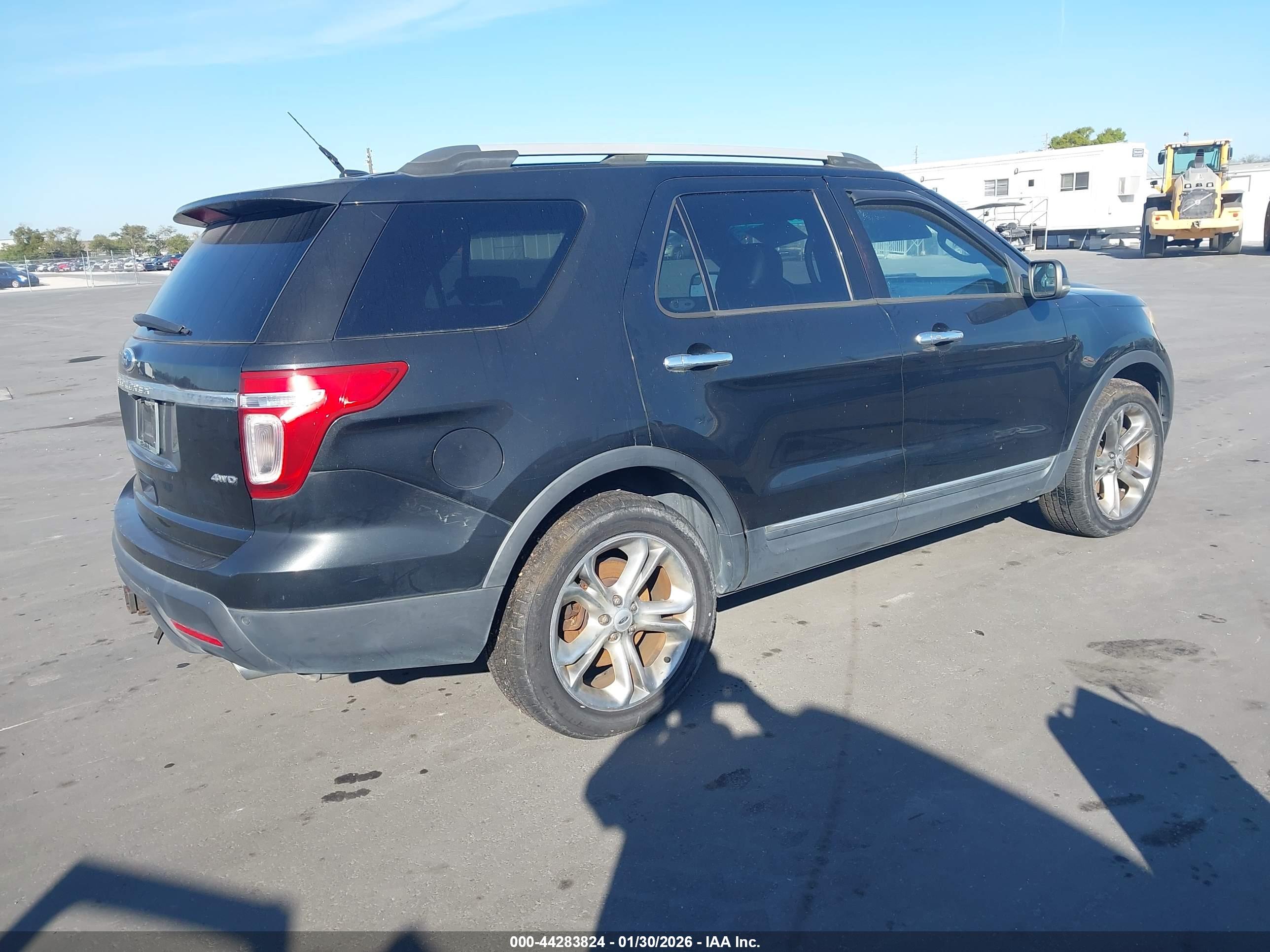 FORD EXPLORER image 4
