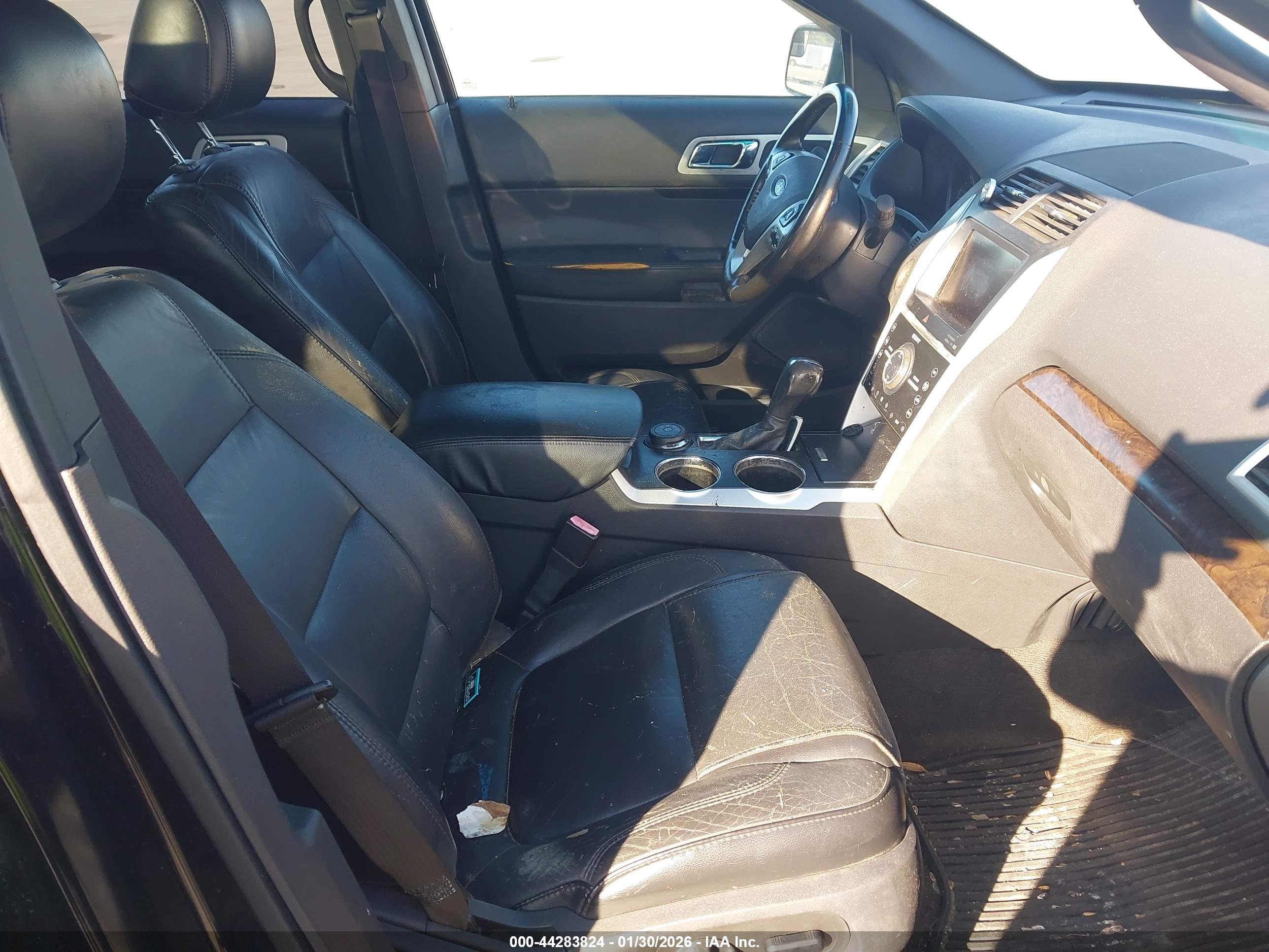 FORD EXPLORER image 5