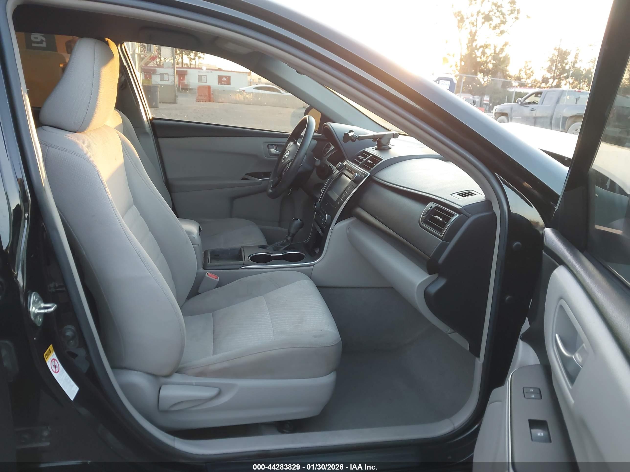 TOYOTA CAMRY image 5