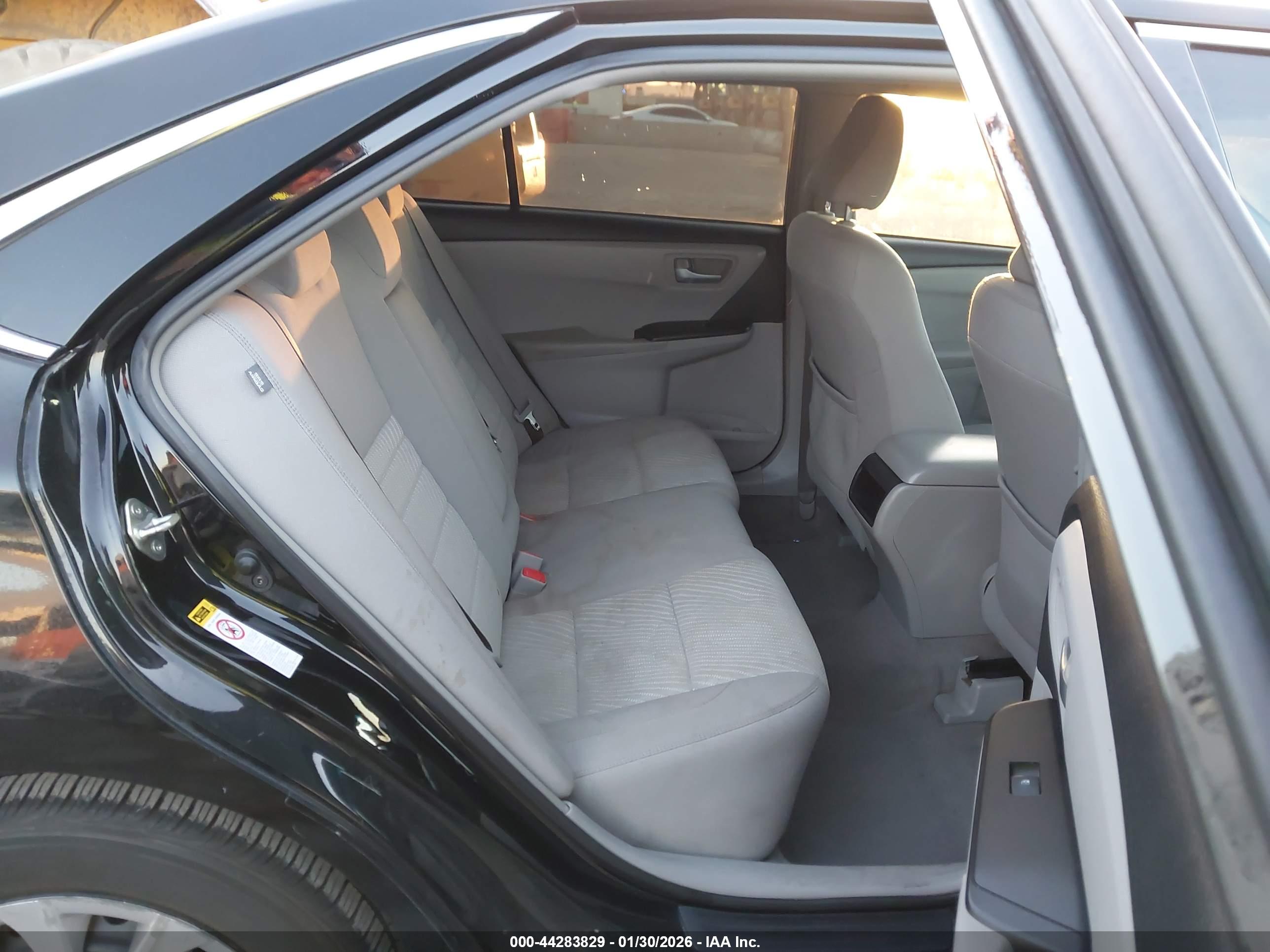 TOYOTA CAMRY image 8