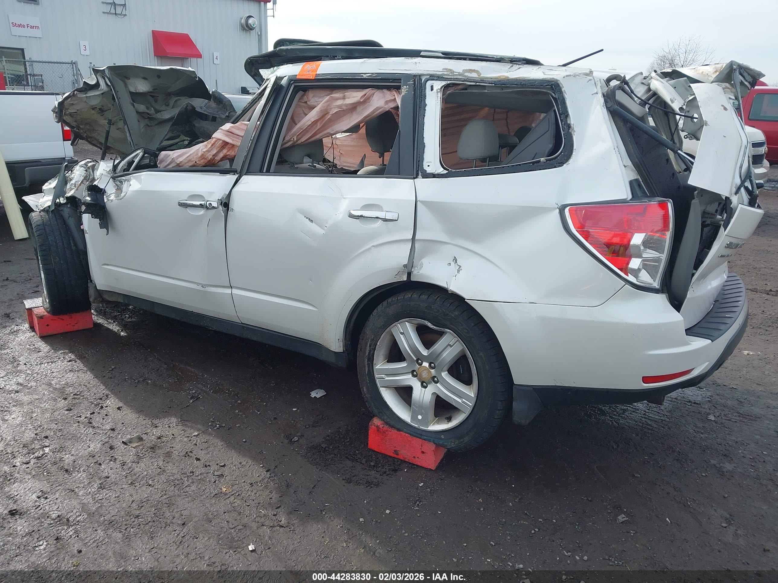 SUBARU FORESTER image 3