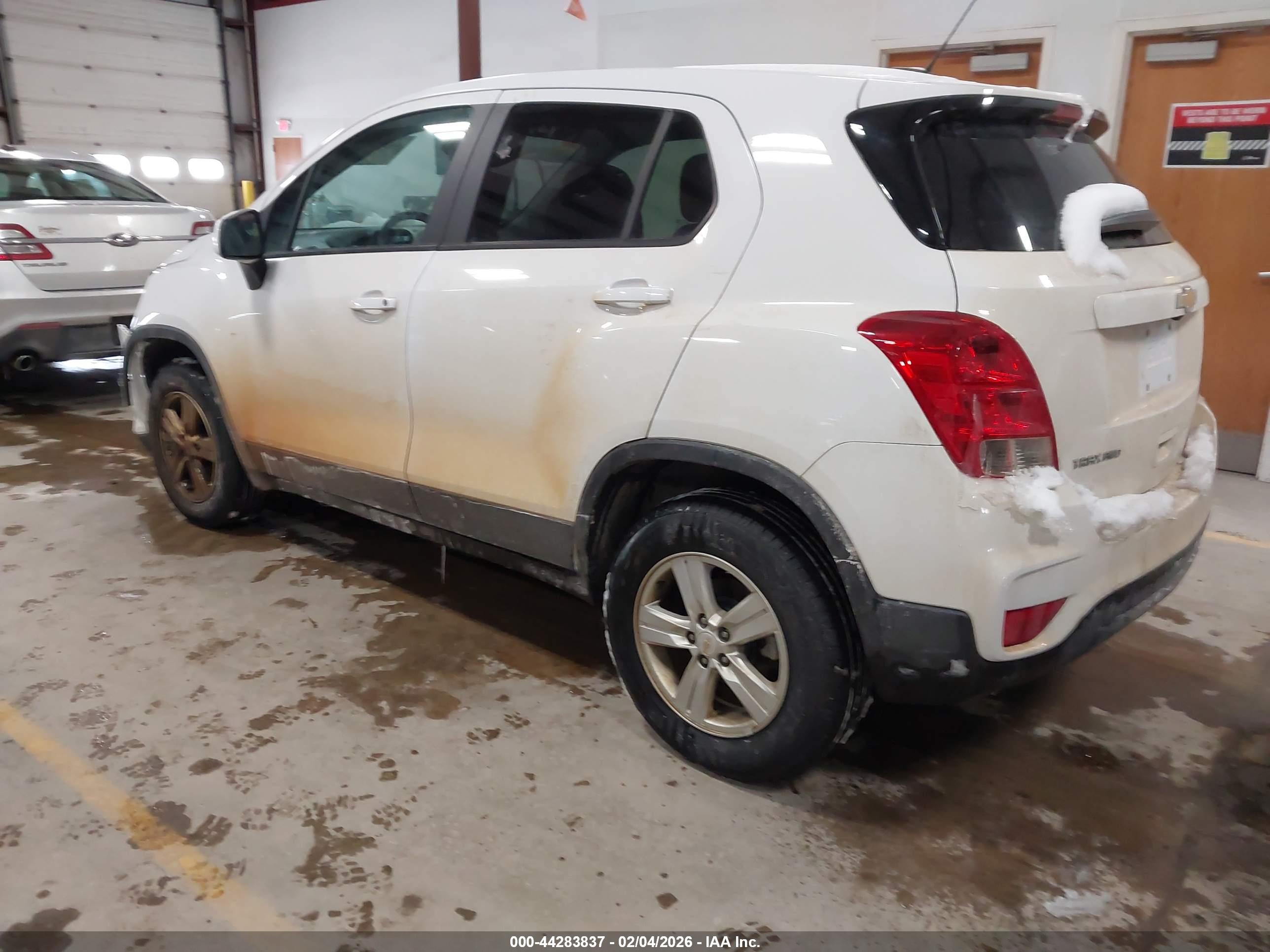 CHEVROLET TRAX image 3