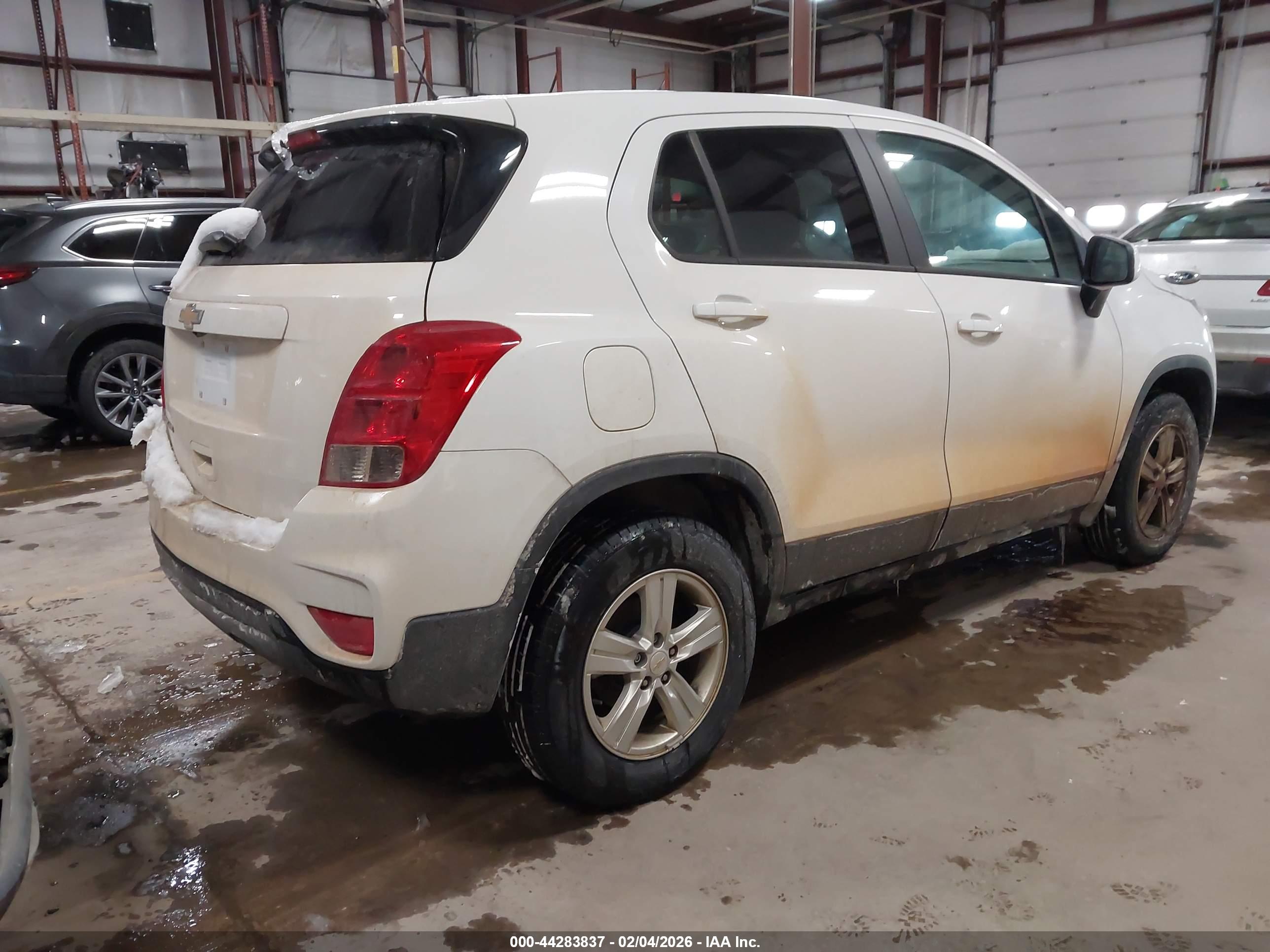 CHEVROLET TRAX image 4