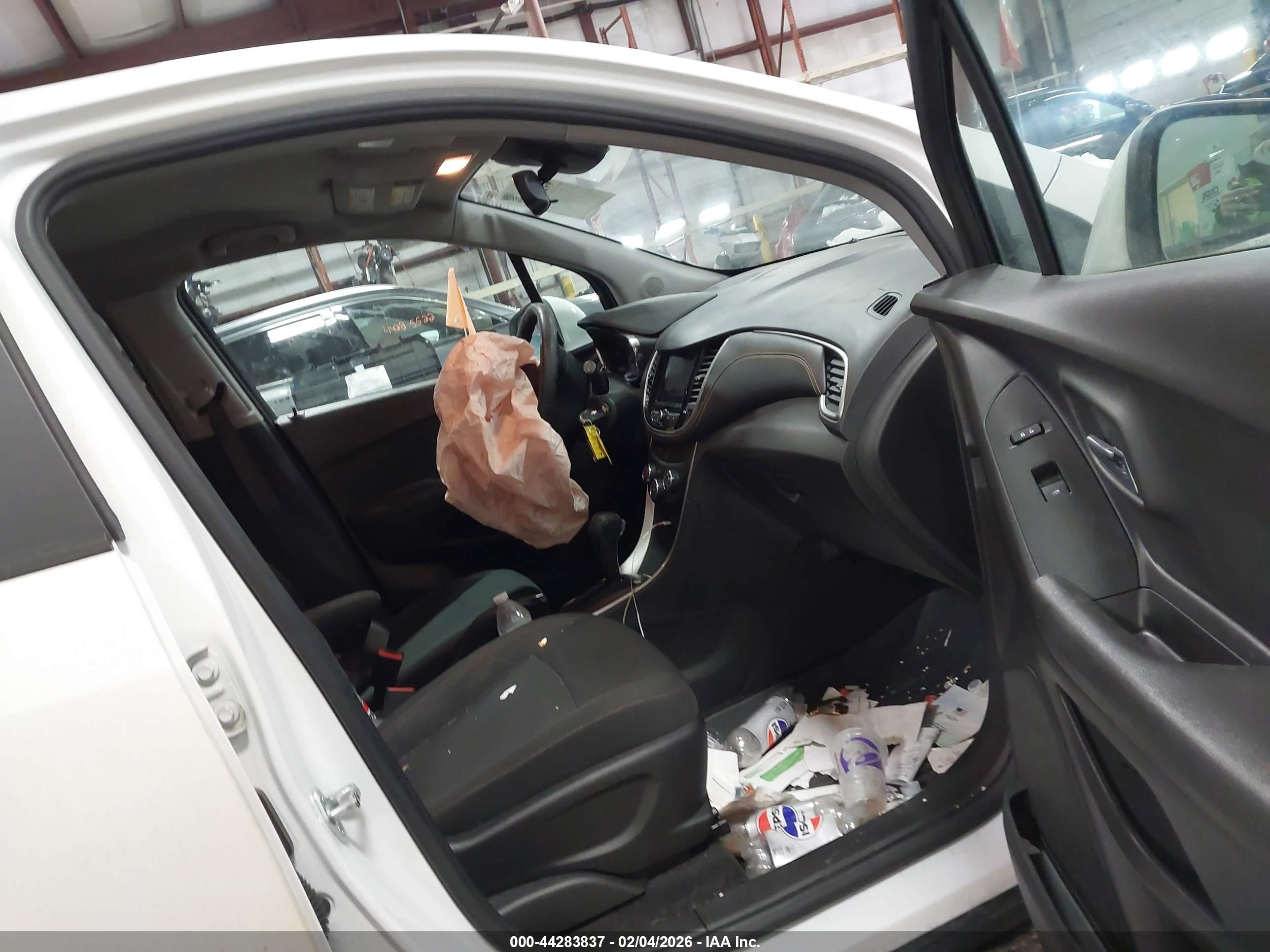CHEVROLET TRAX image 5