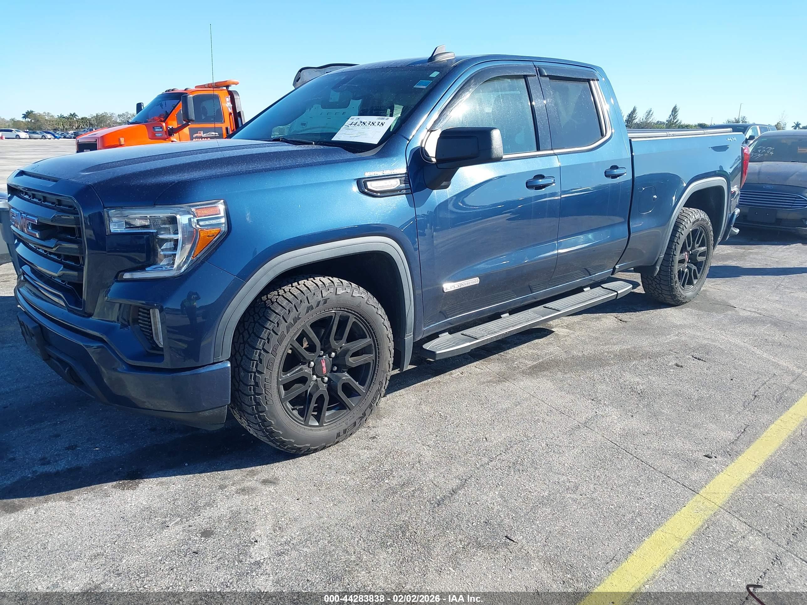 GMC SIERRA image 2