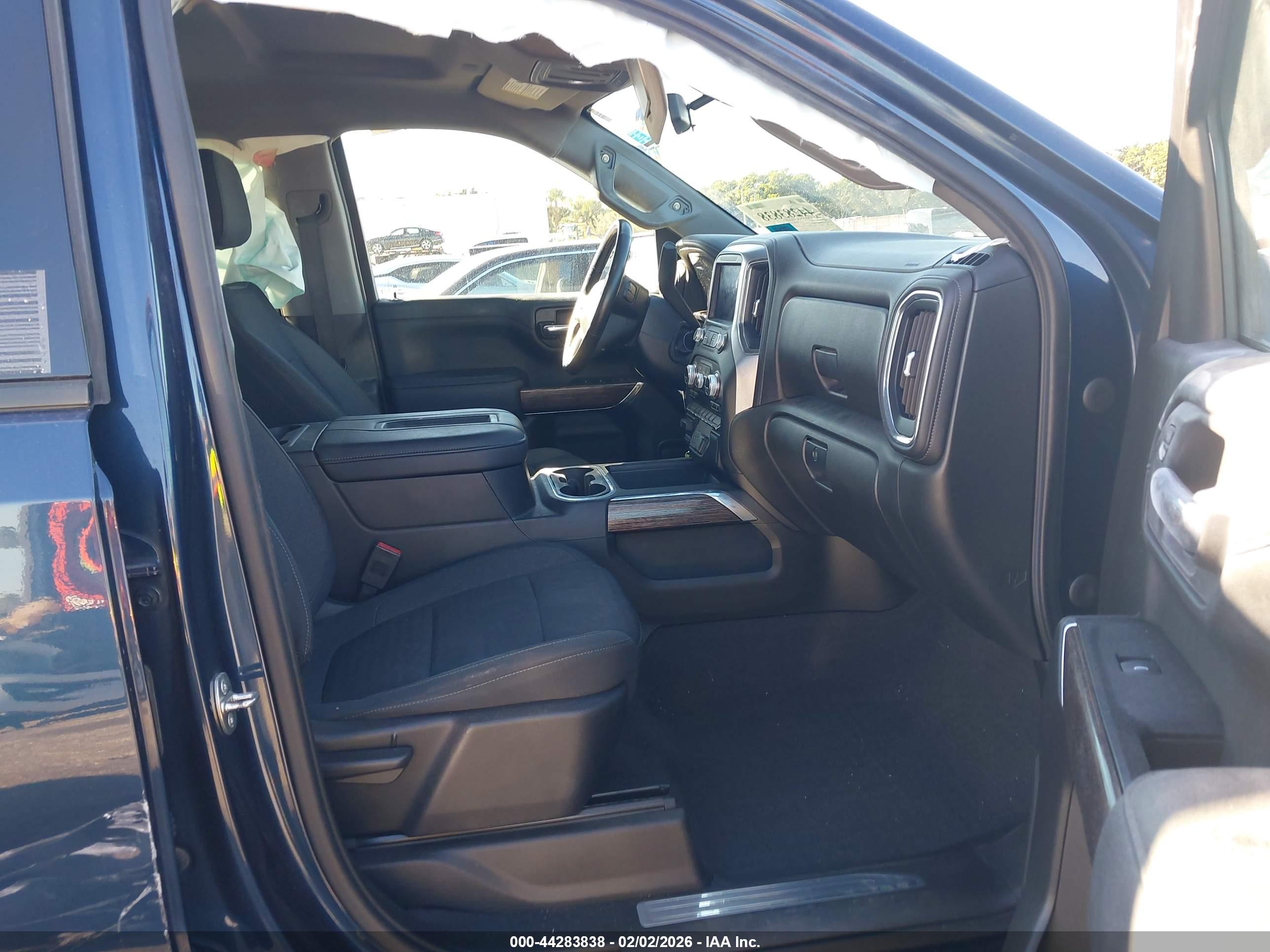 GMC SIERRA image 5