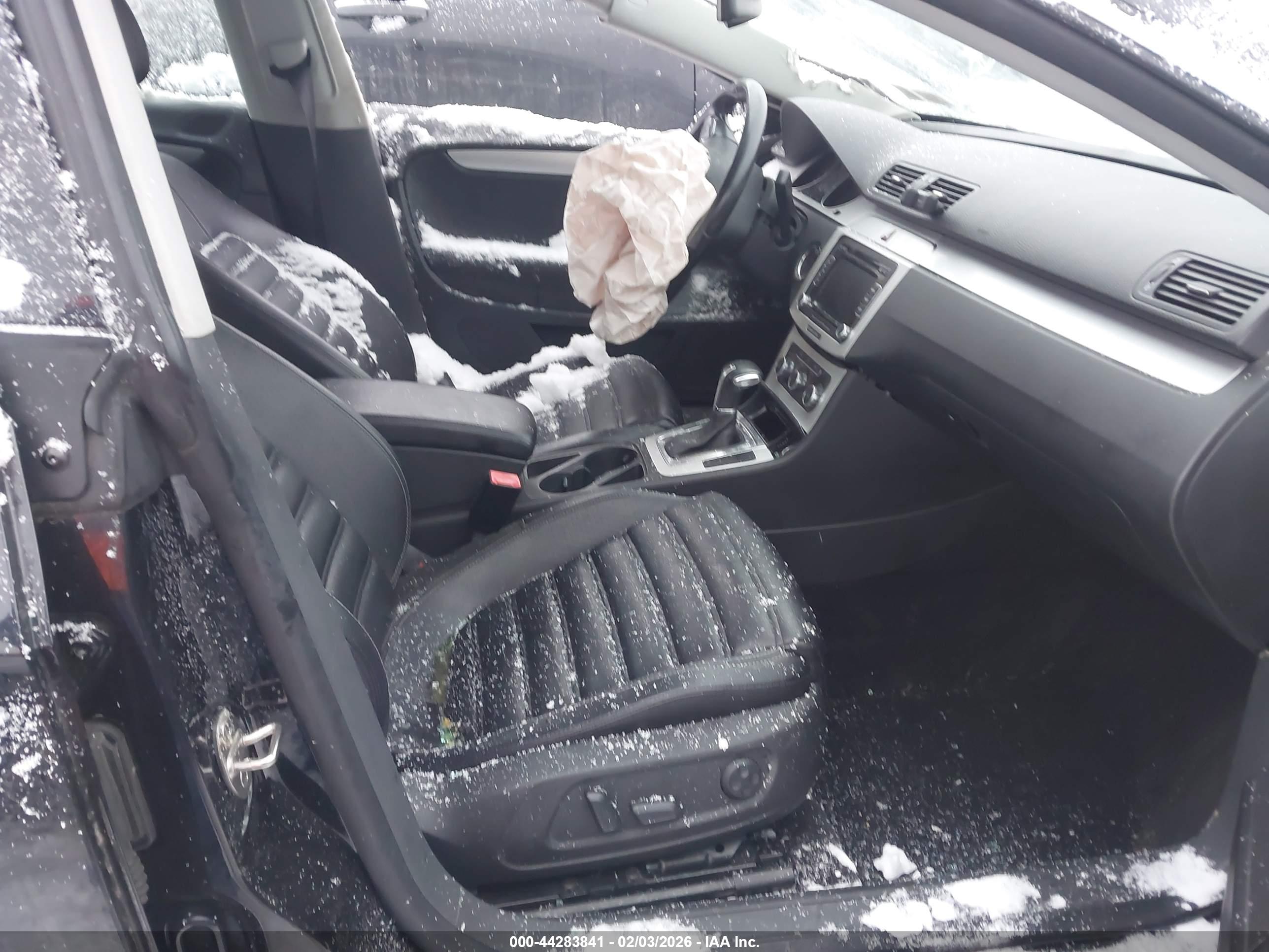 VOLKSWAGEN CC image 5