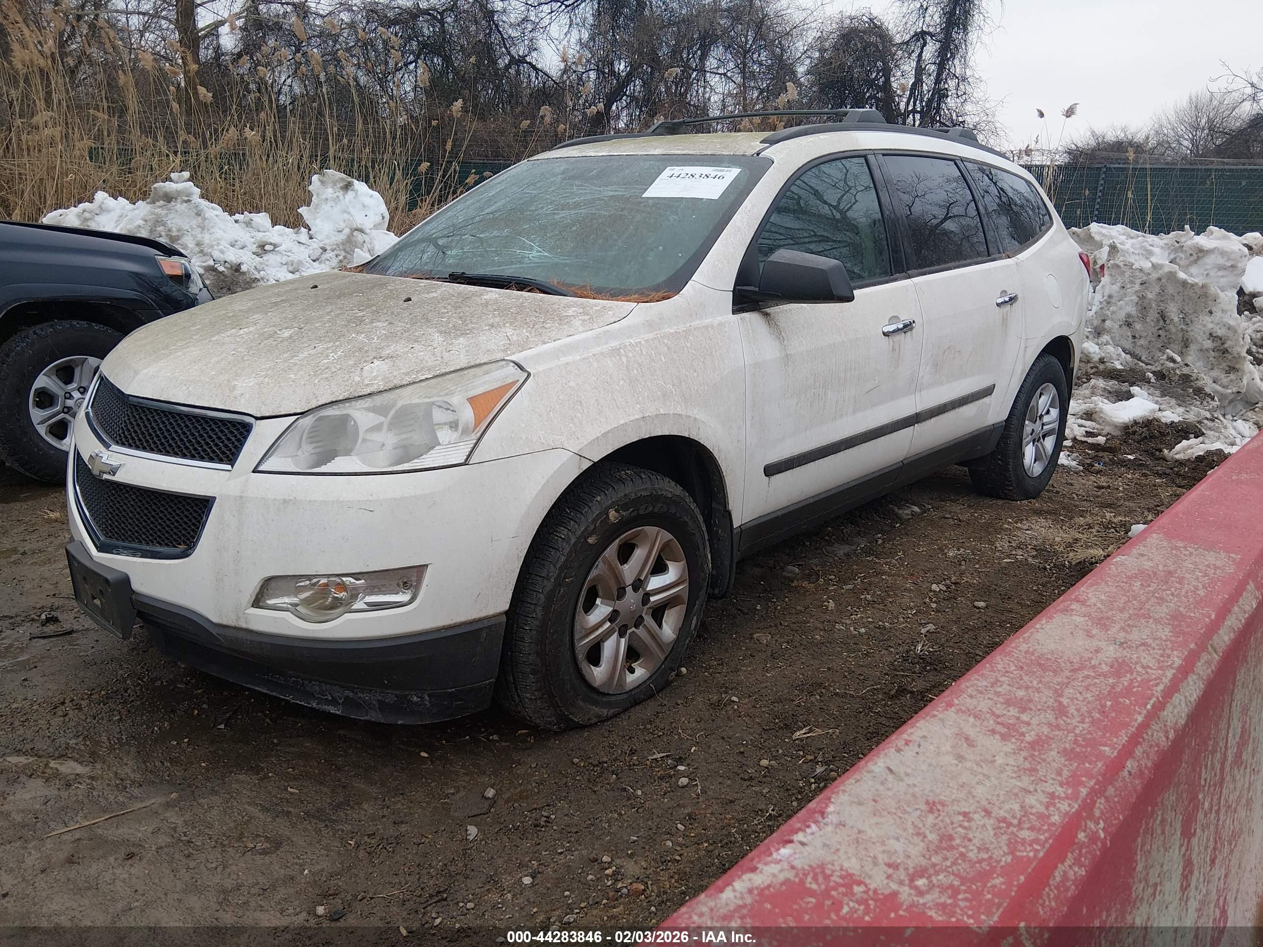 CHEVROLET TRAVERSE image 2