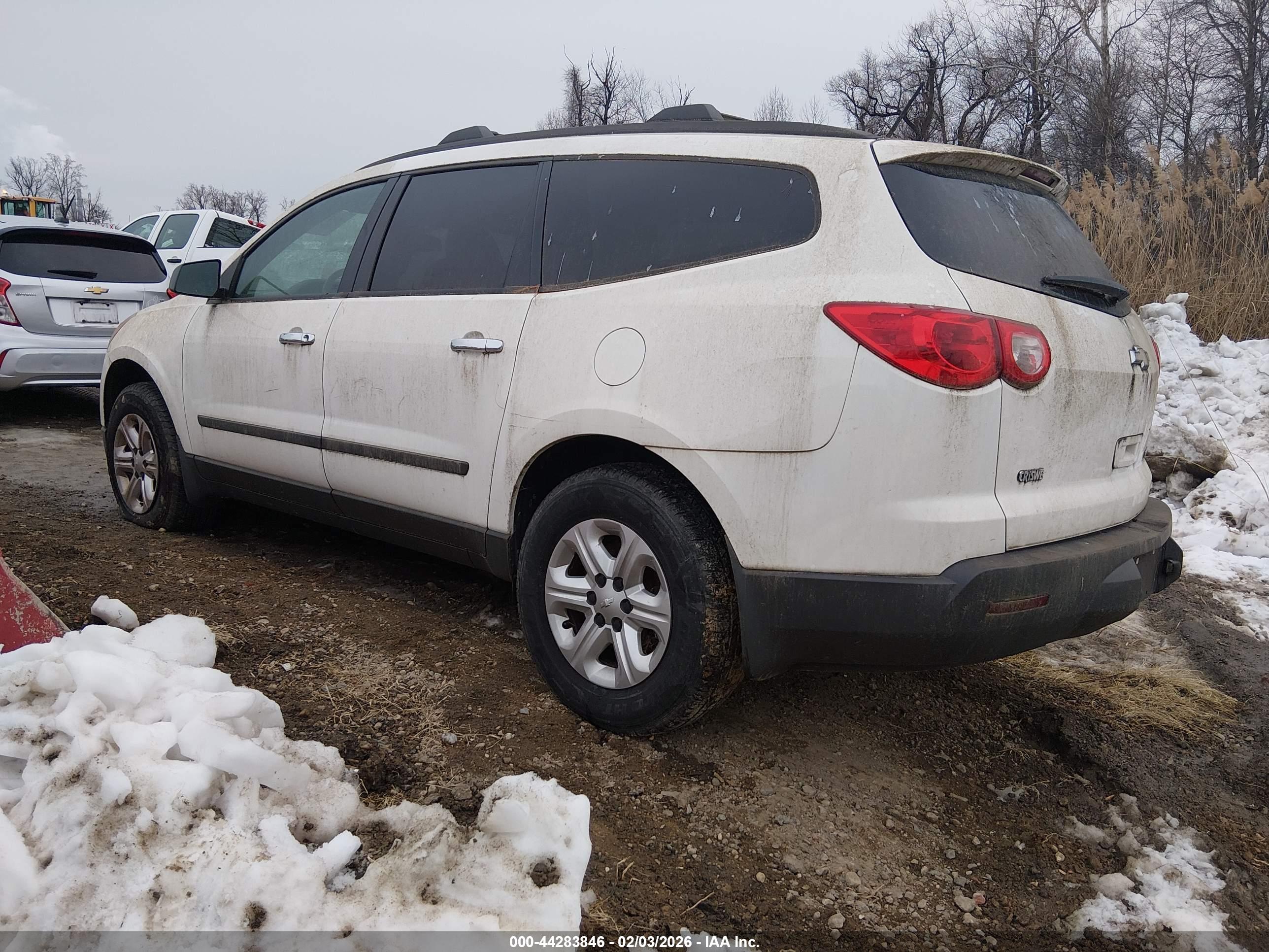 CHEVROLET TRAVERSE image 3