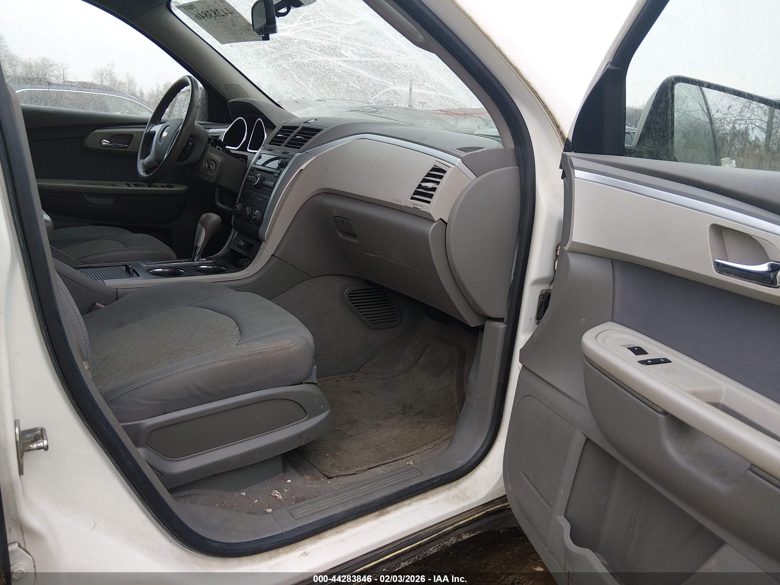 CHEVROLET TRAVERSE image 5