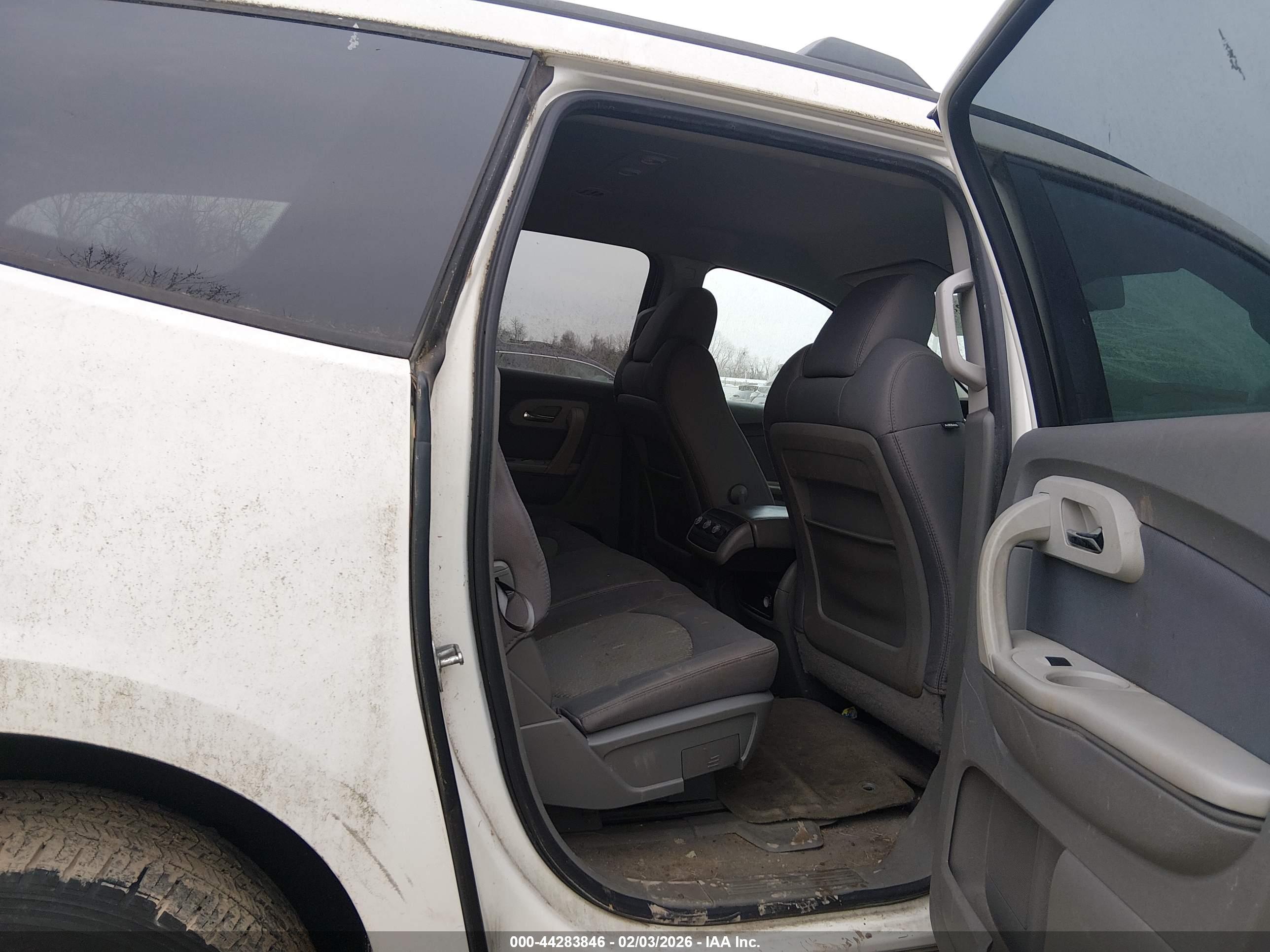 CHEVROLET TRAVERSE image 8
