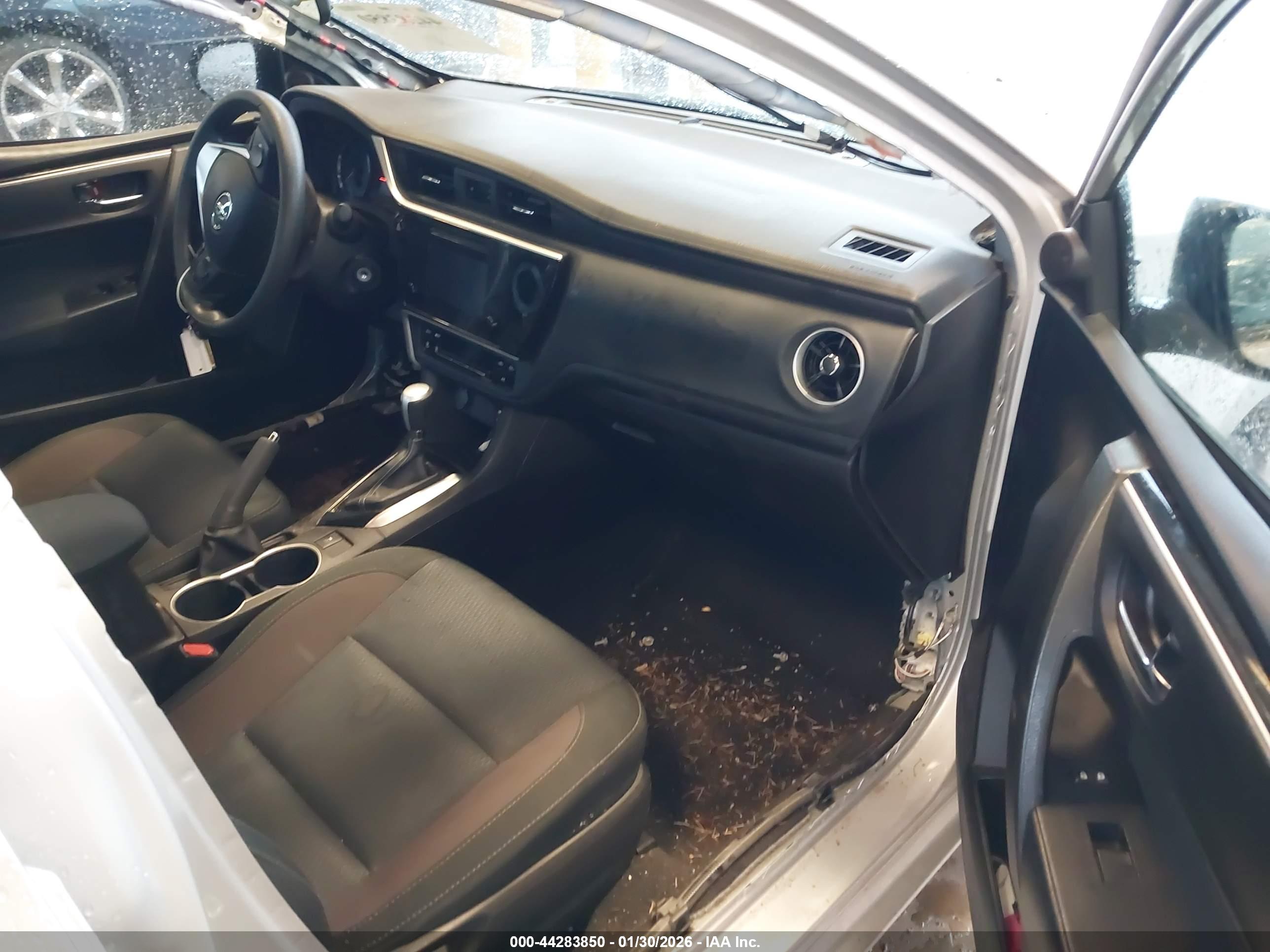 TOYOTA COROLLA image 5