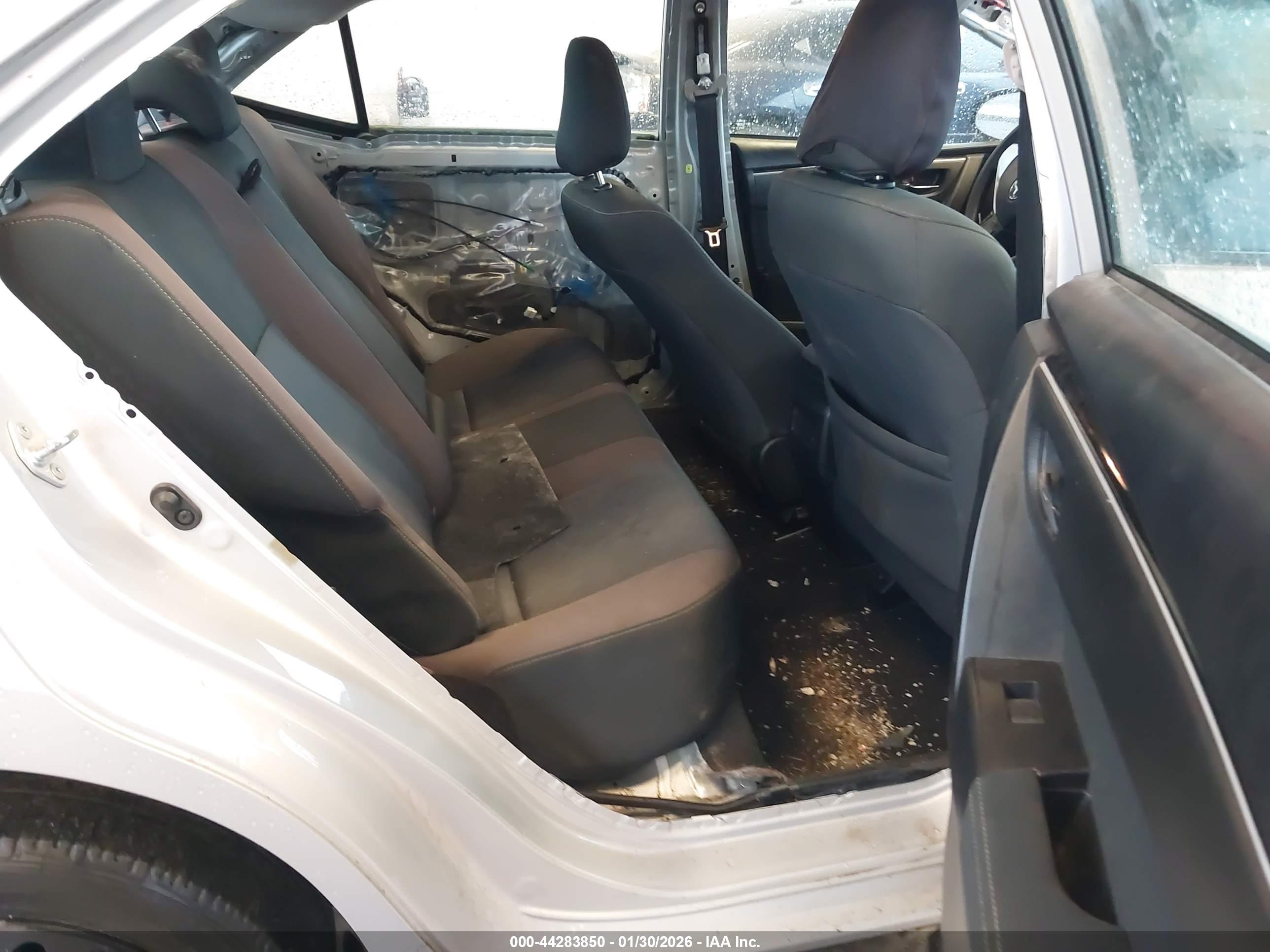 TOYOTA COROLLA image 8