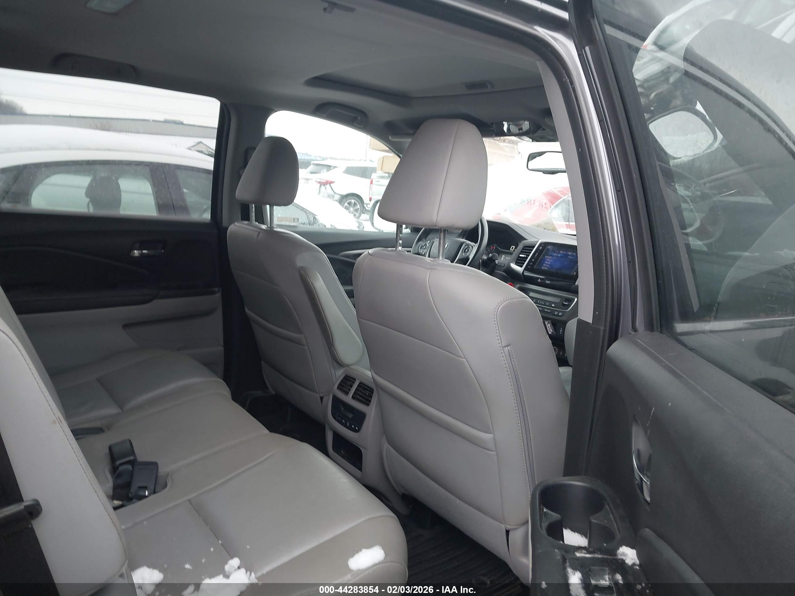 HONDA PILOT image 8
