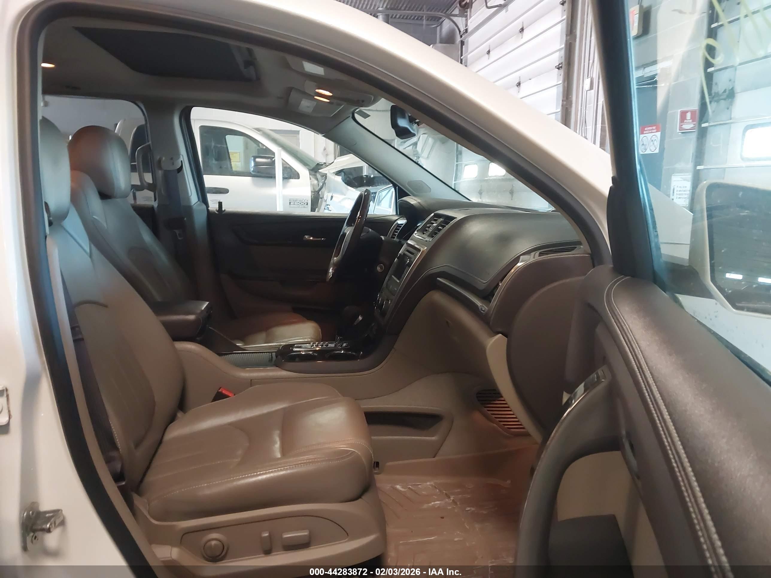 GMC ACADIA image 5