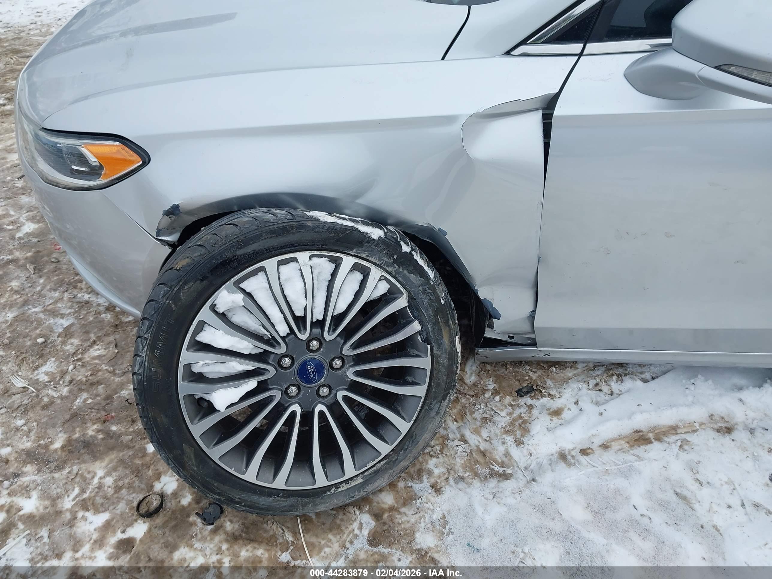 FORD FUSION image 6