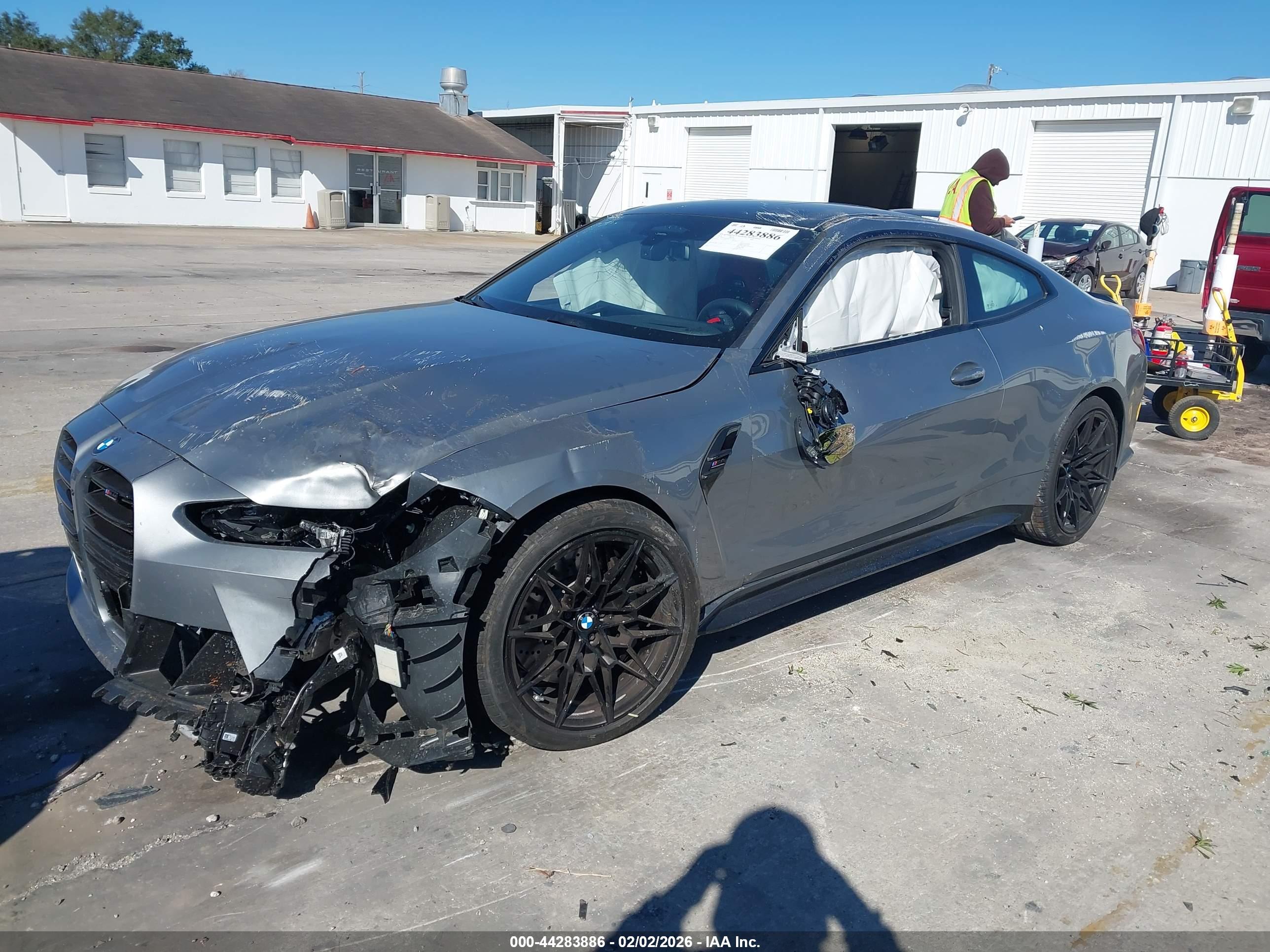 BMW M4 image 2
