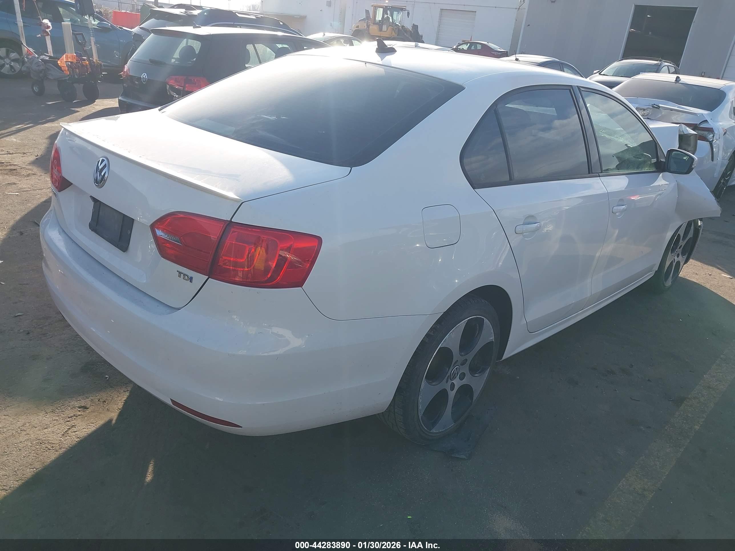 VOLKSWAGEN JETTA image 4