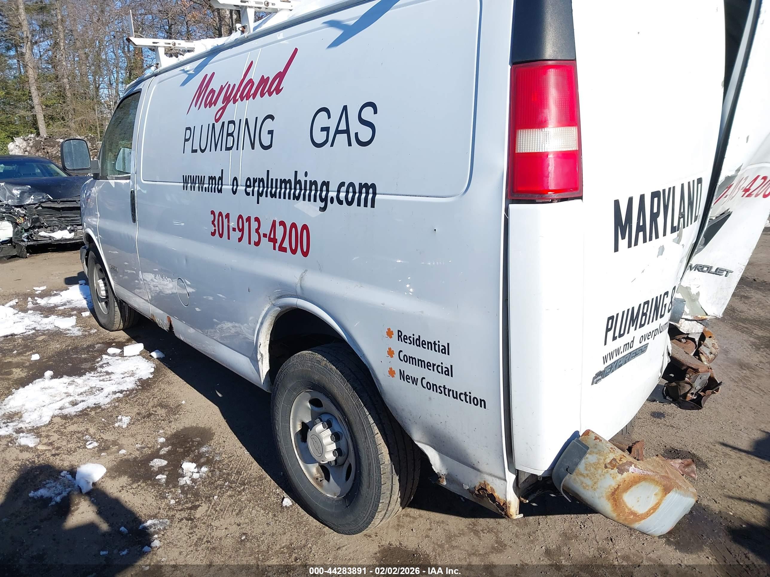 CHEVROLET EXPRESS image 3