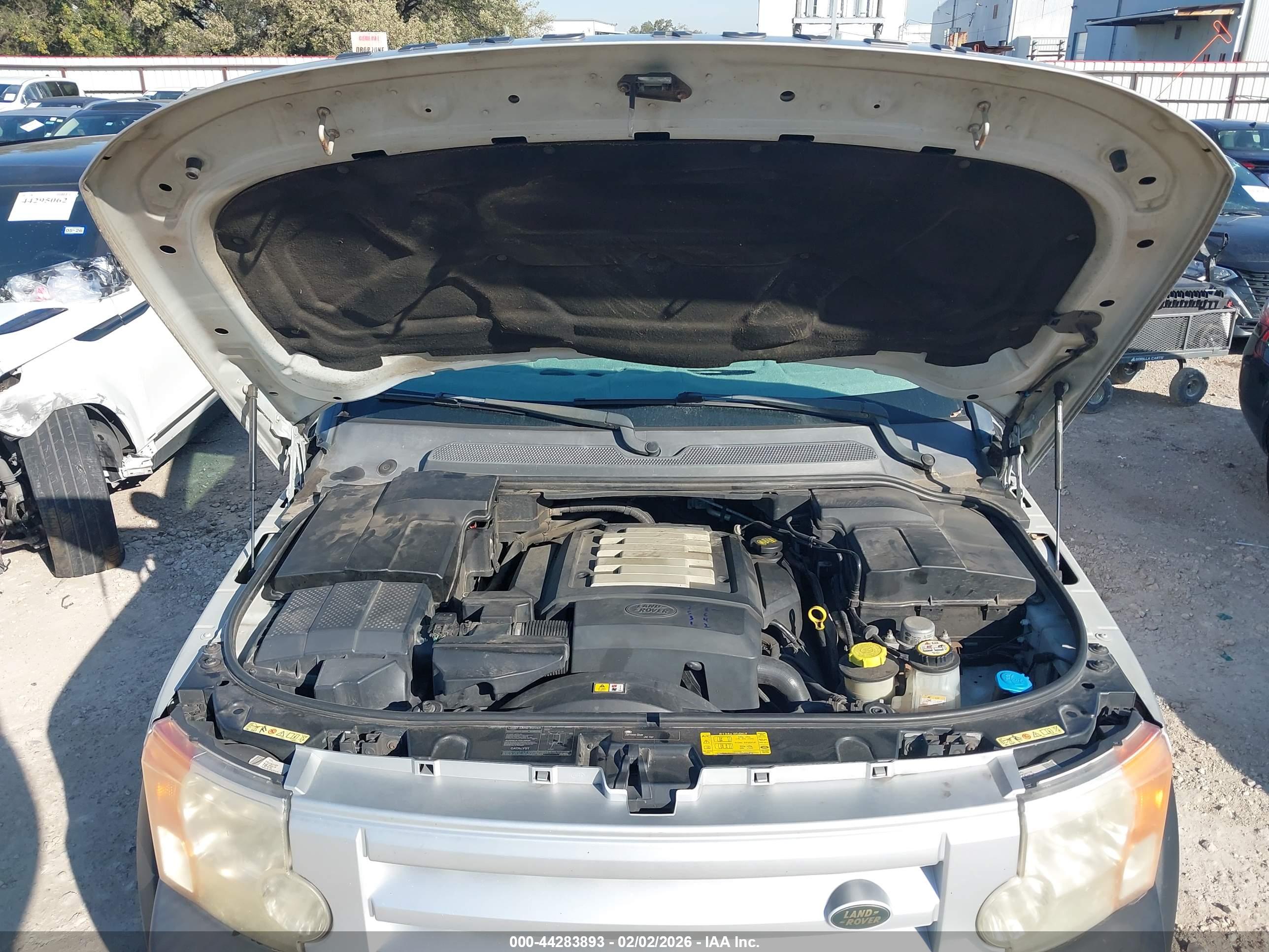 LAND ROVER image 10