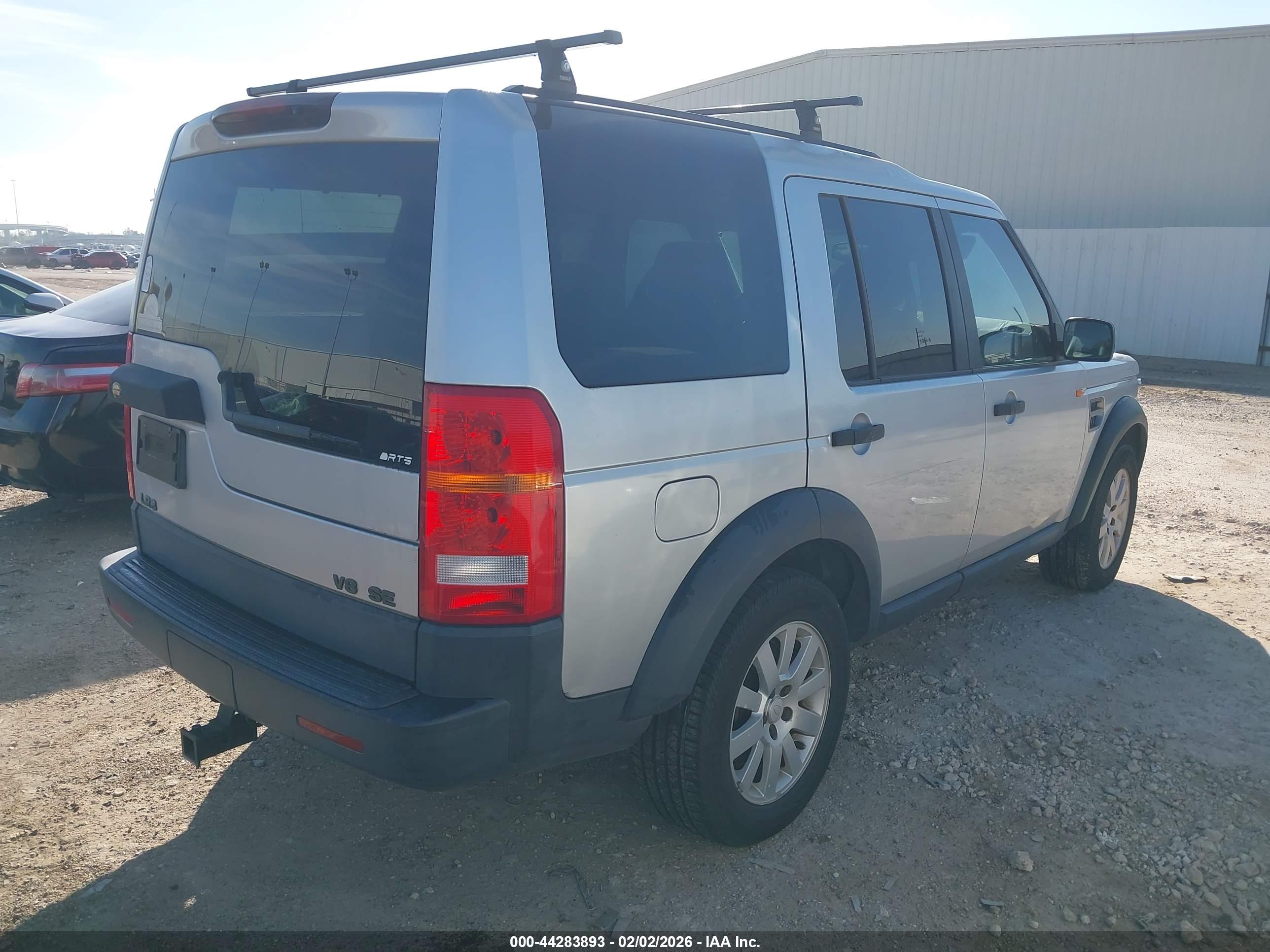LAND ROVER image 4