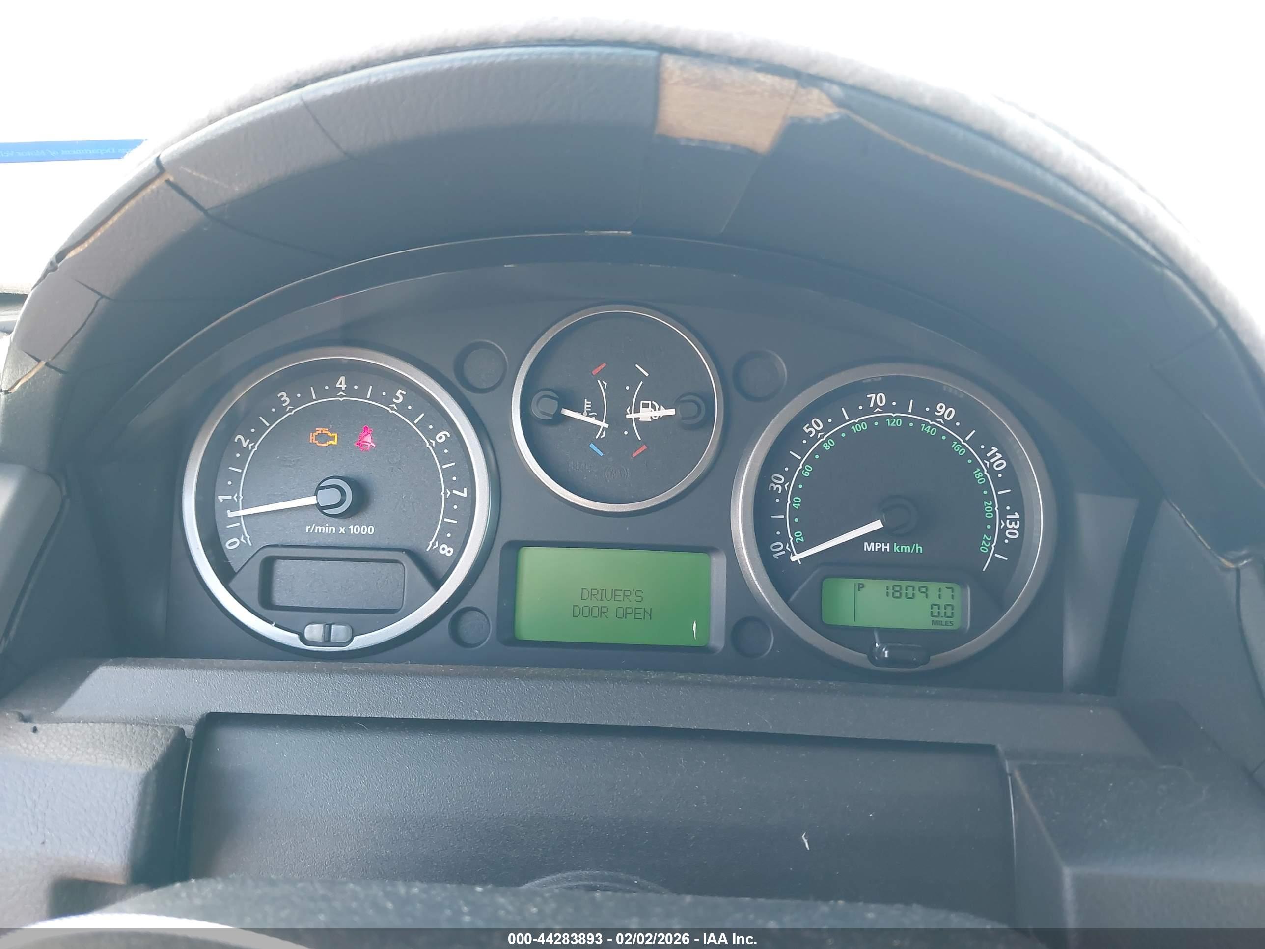 LAND ROVER image 7