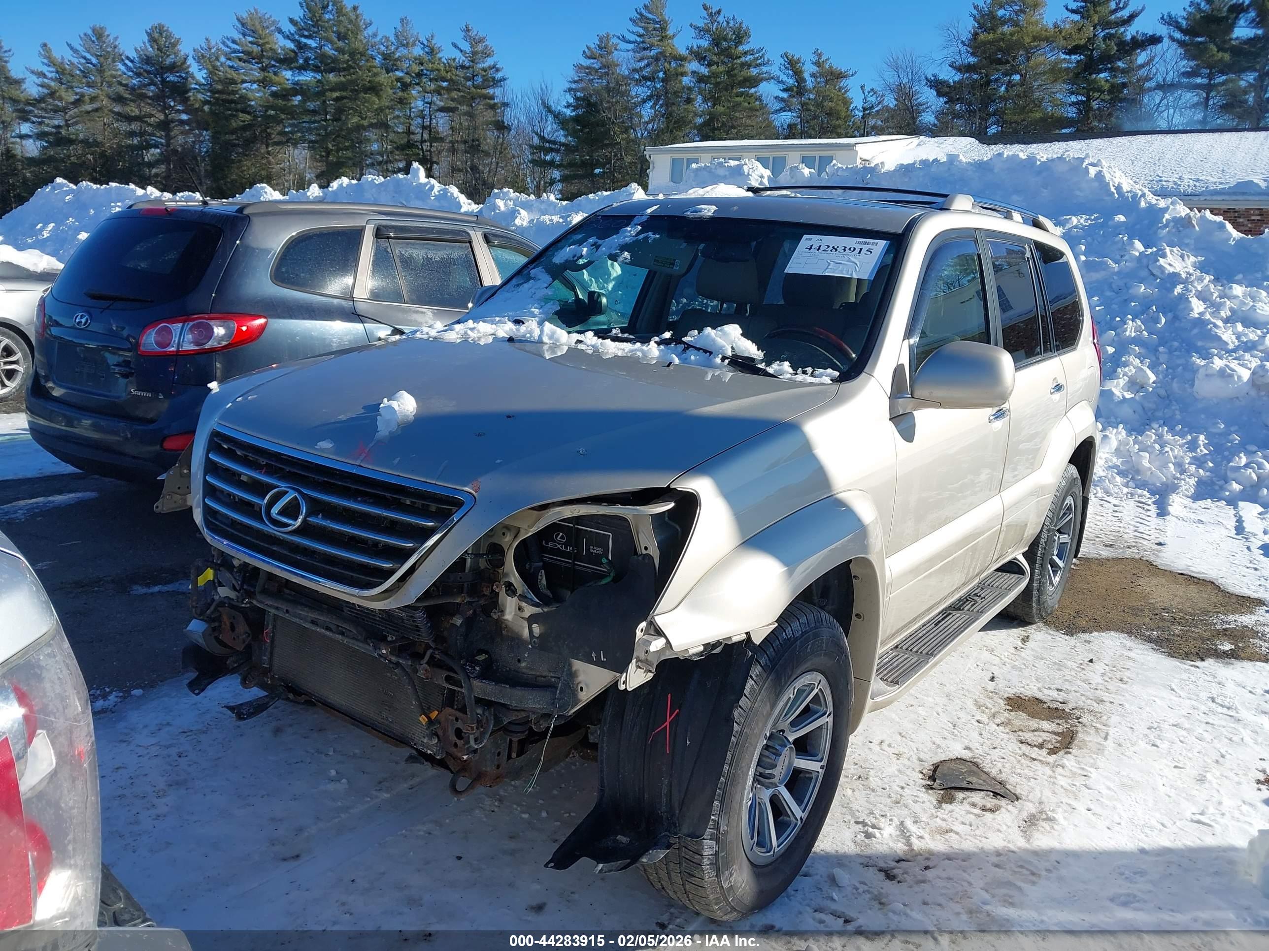 LEXUS GX image 2