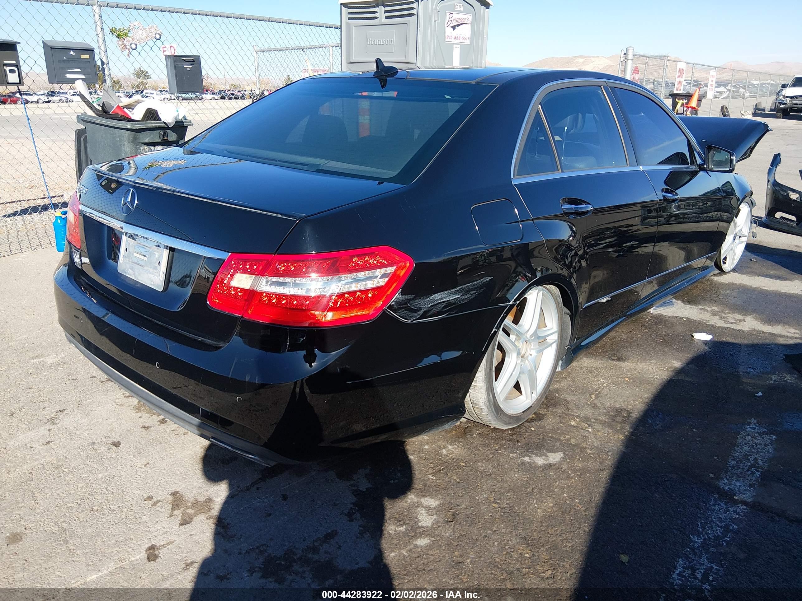 MERCEDES-BENZ E image 4