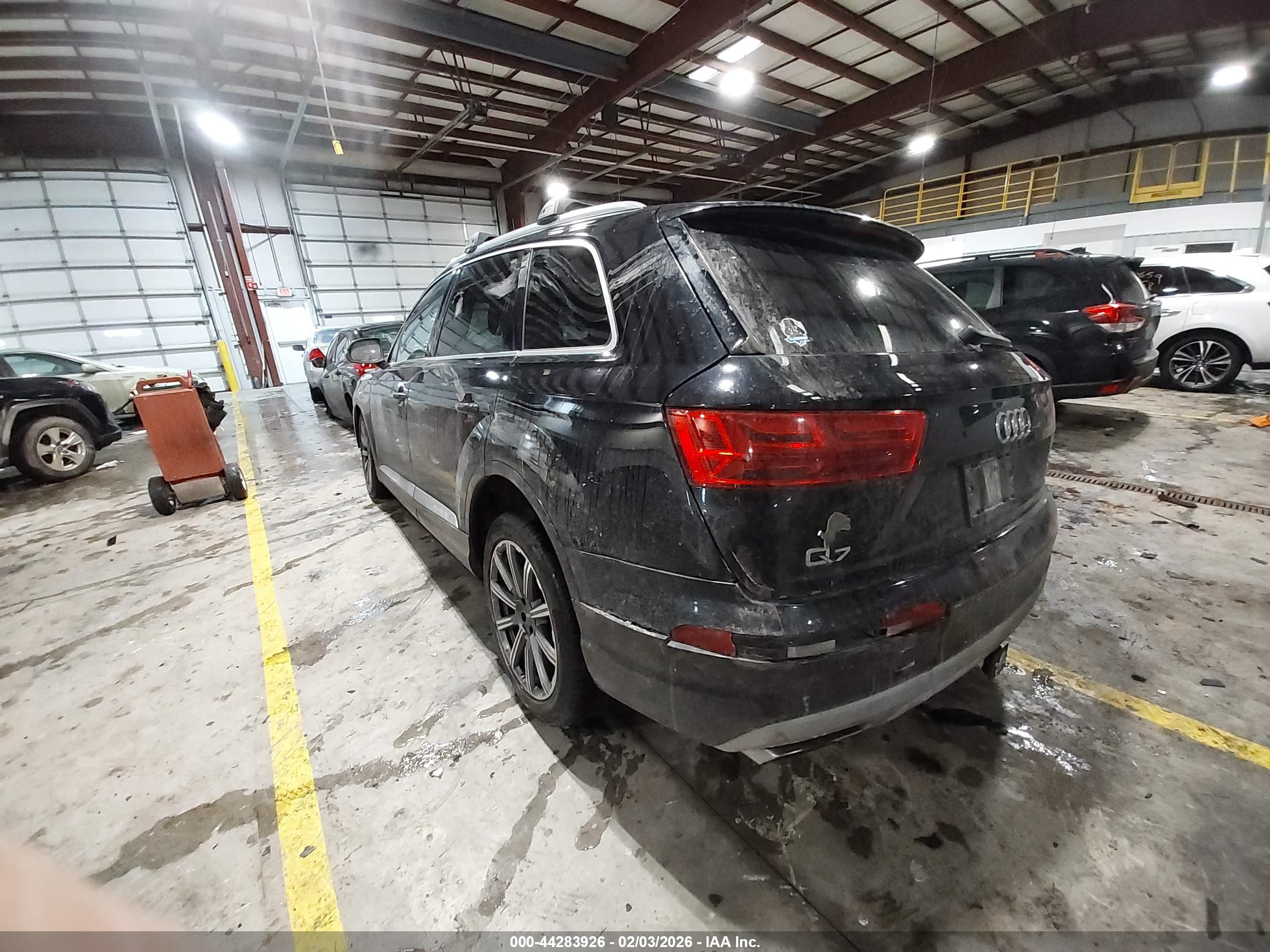 AUDI Q7 image 3