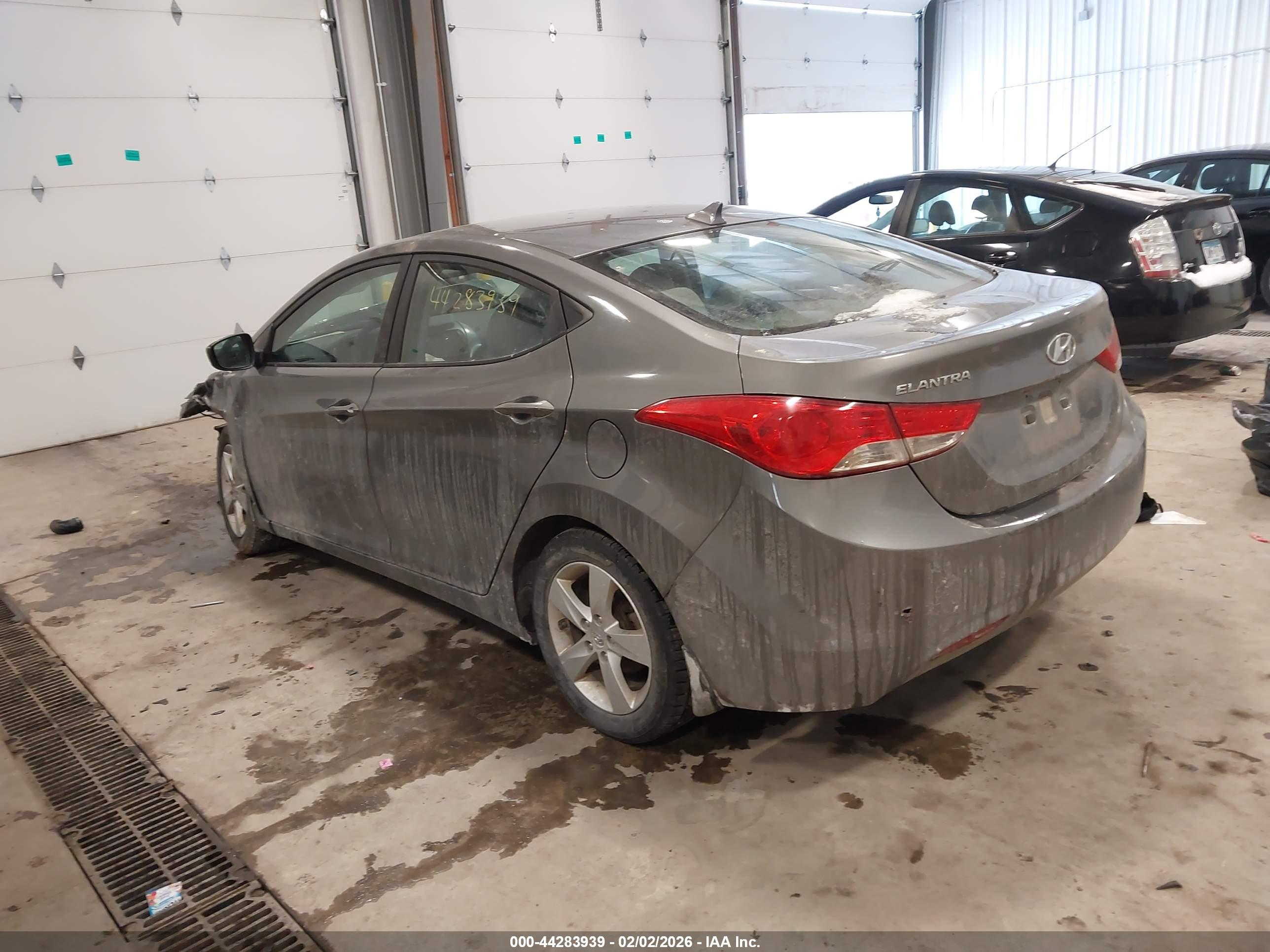 HYUNDAI ELANTRA image 3