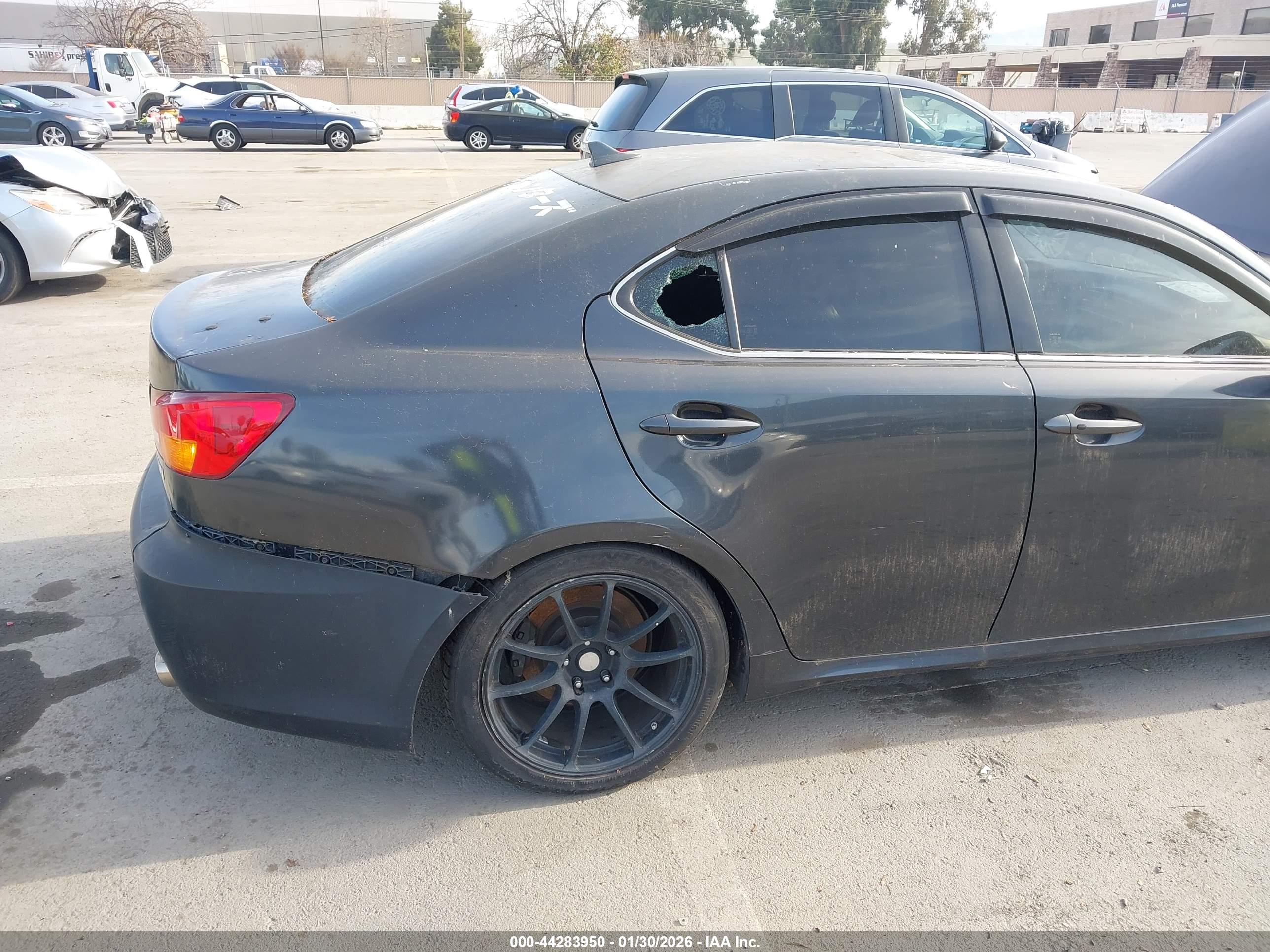 LEXUS IS image 6