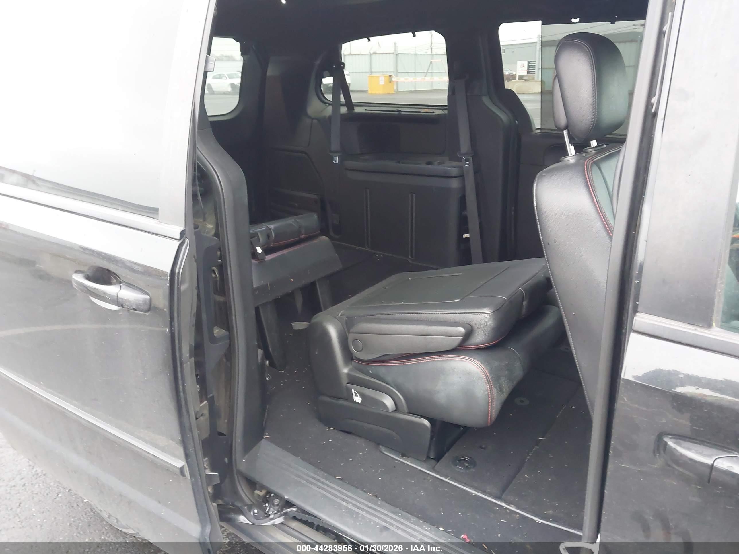 DODGE GRAND image 8