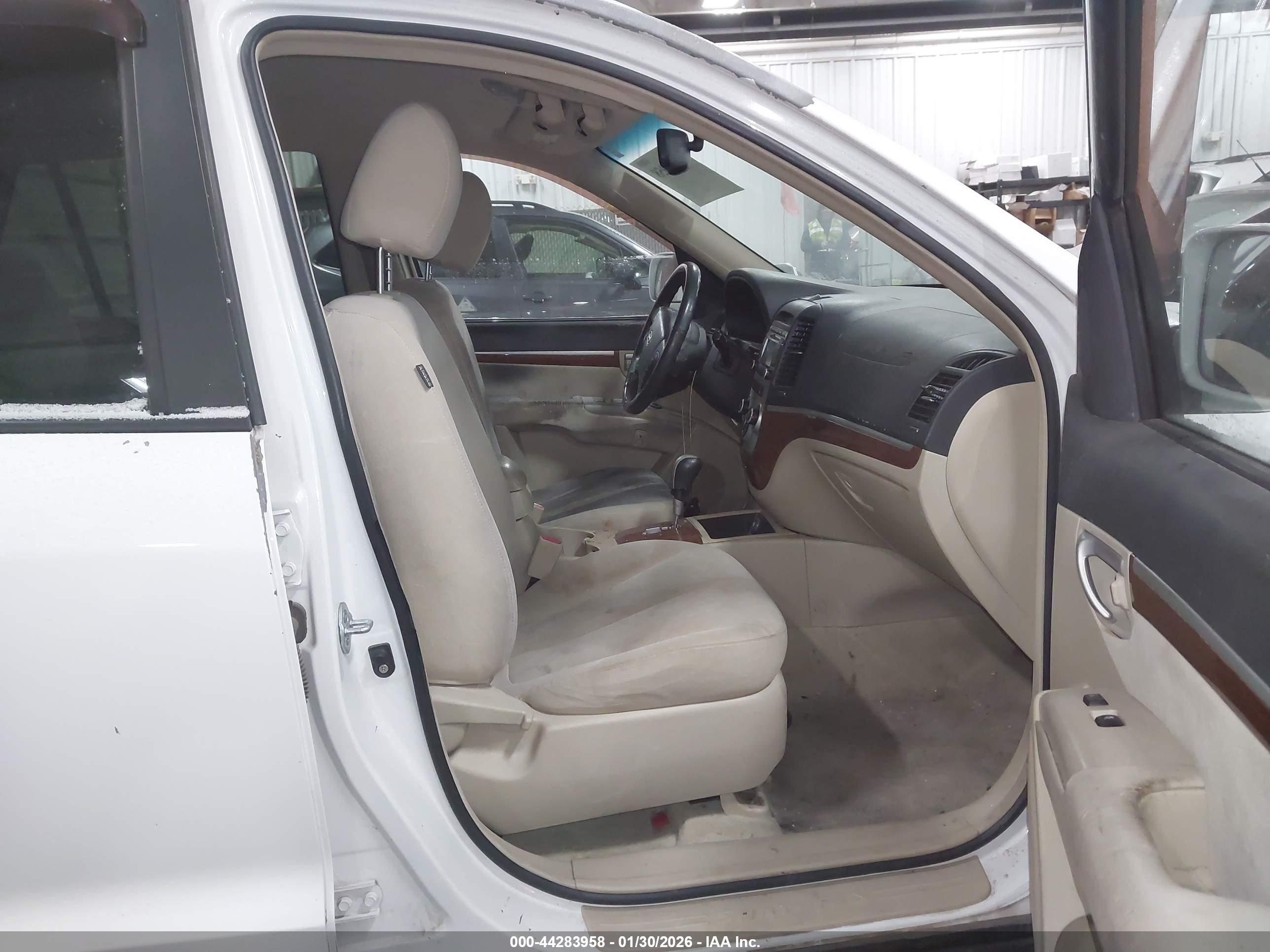 HYUNDAI SANTA image 5