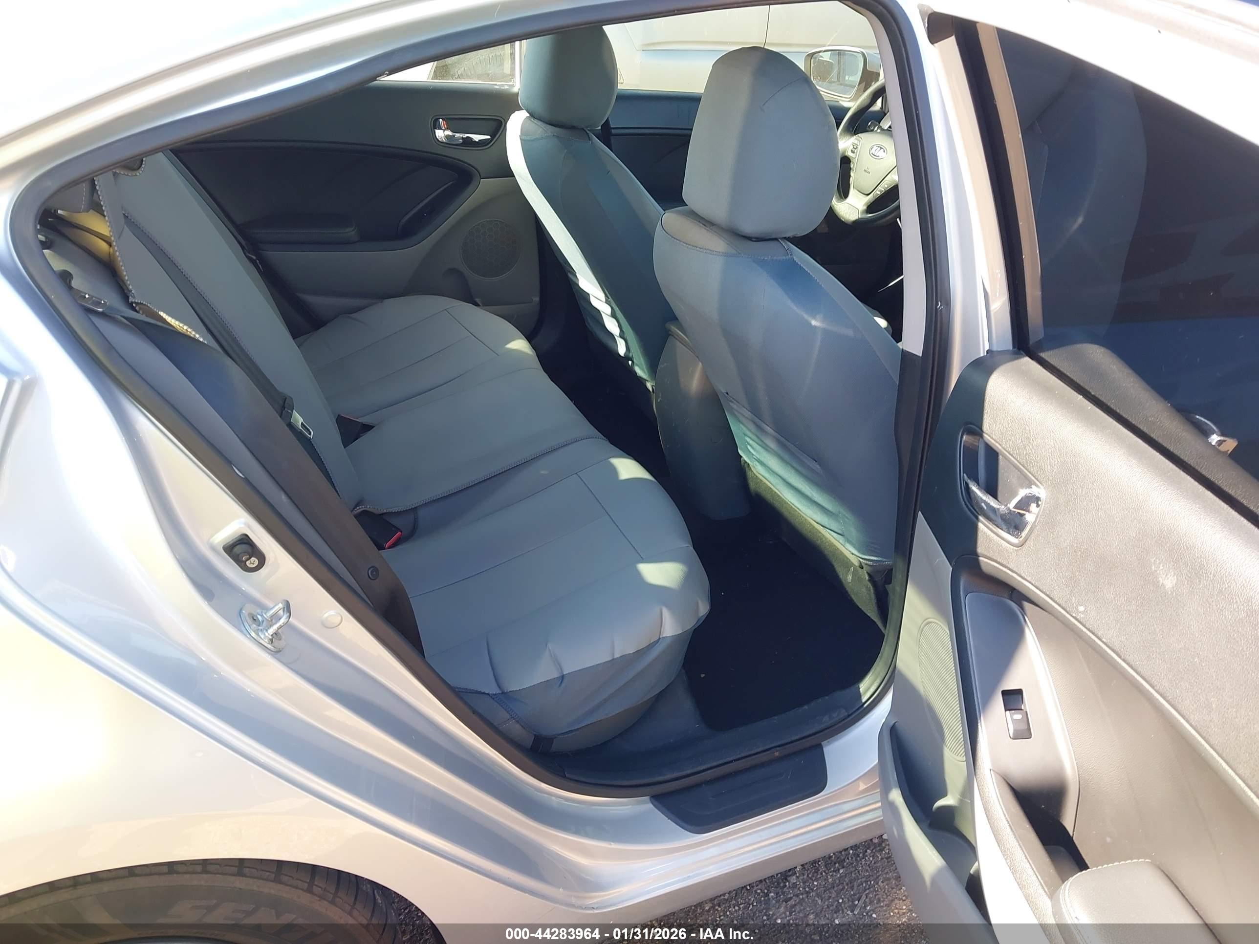 KIA FORTE image 8