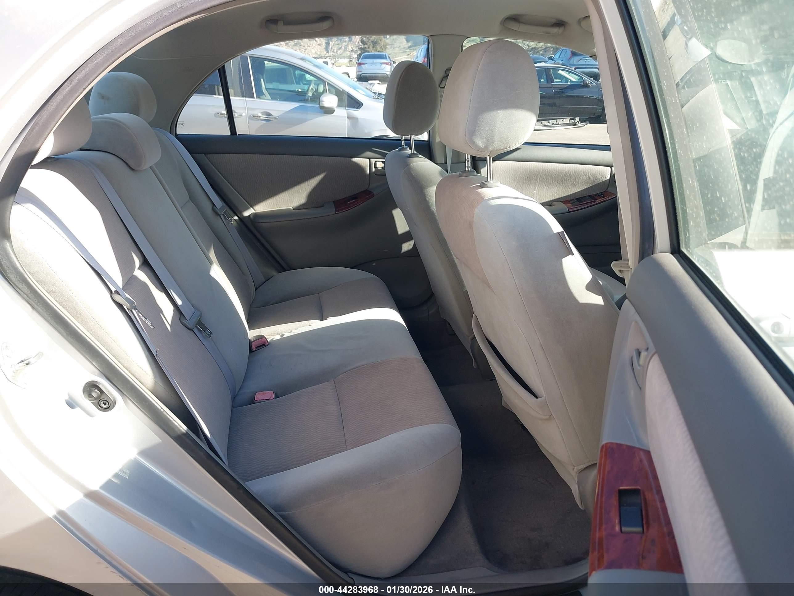 TOYOTA COROLLA image 8