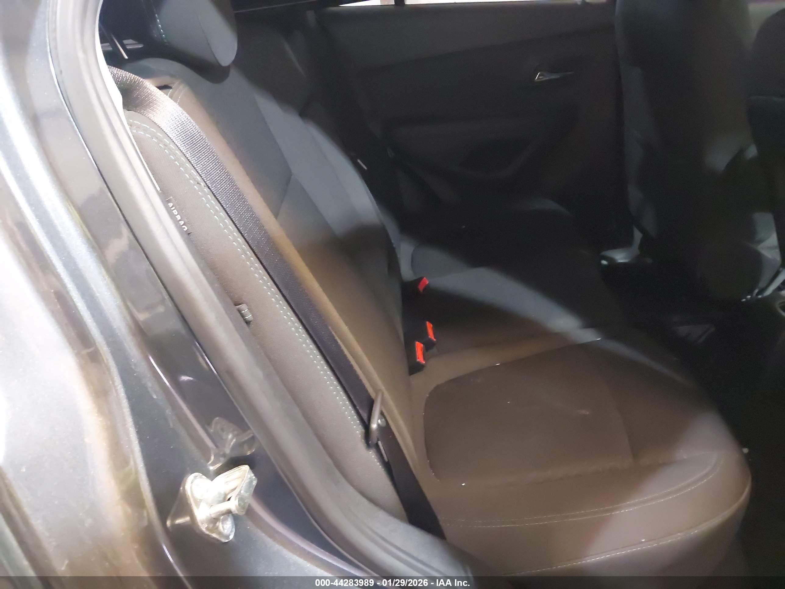 CHEVROLET TRAX image 8
