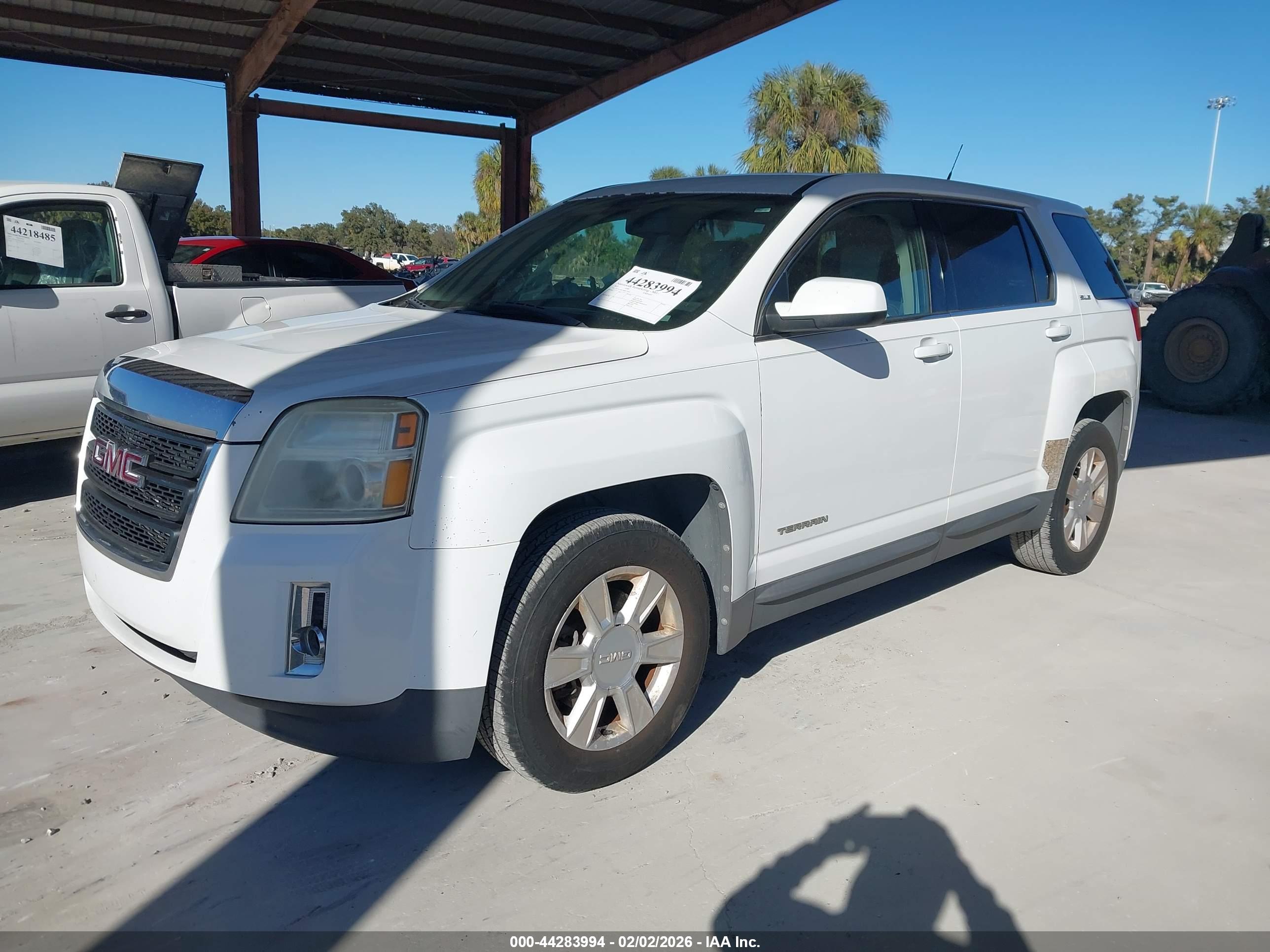 GMC TERRAIN image 2