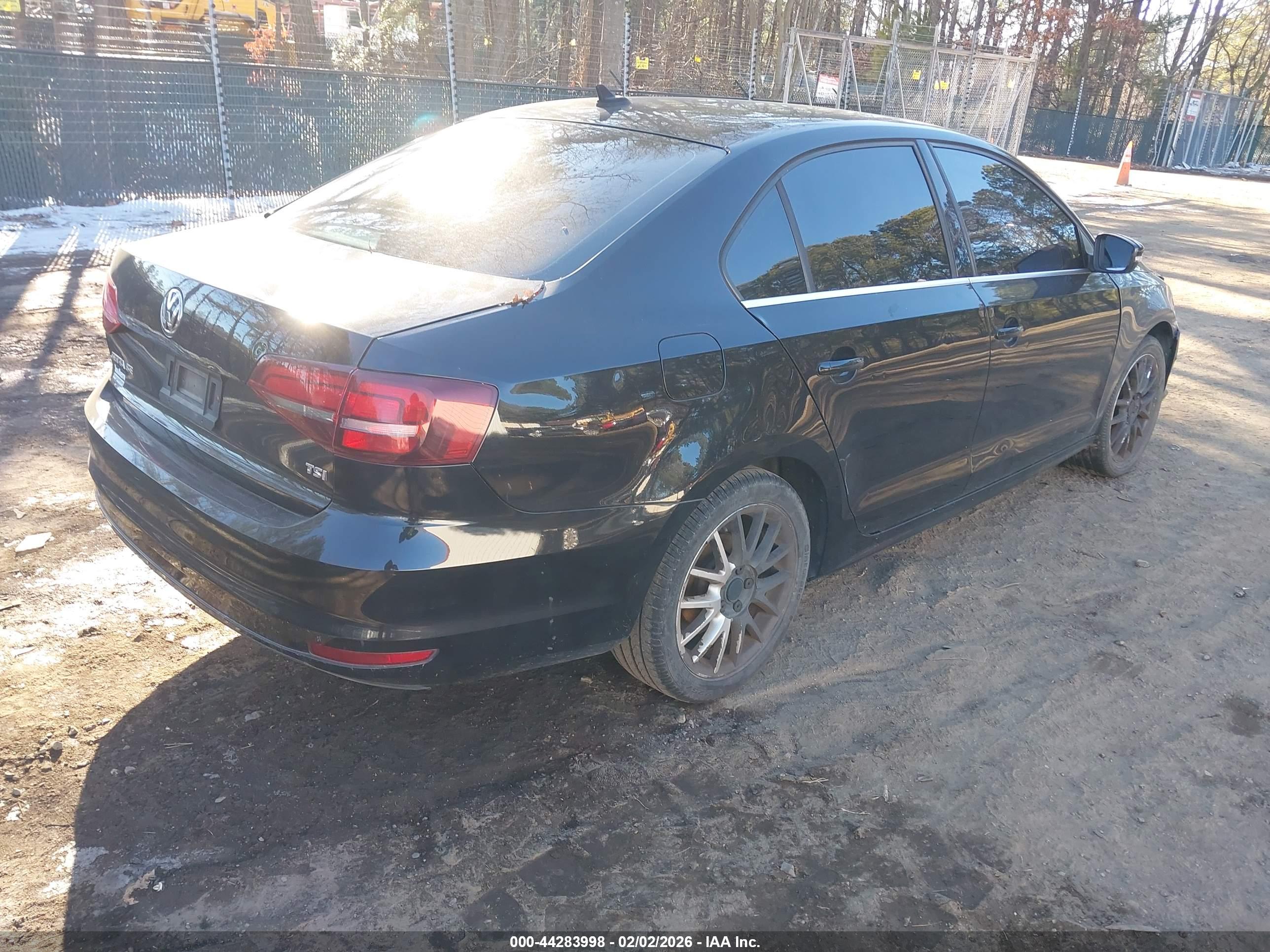 VOLKSWAGEN JETTA image 4