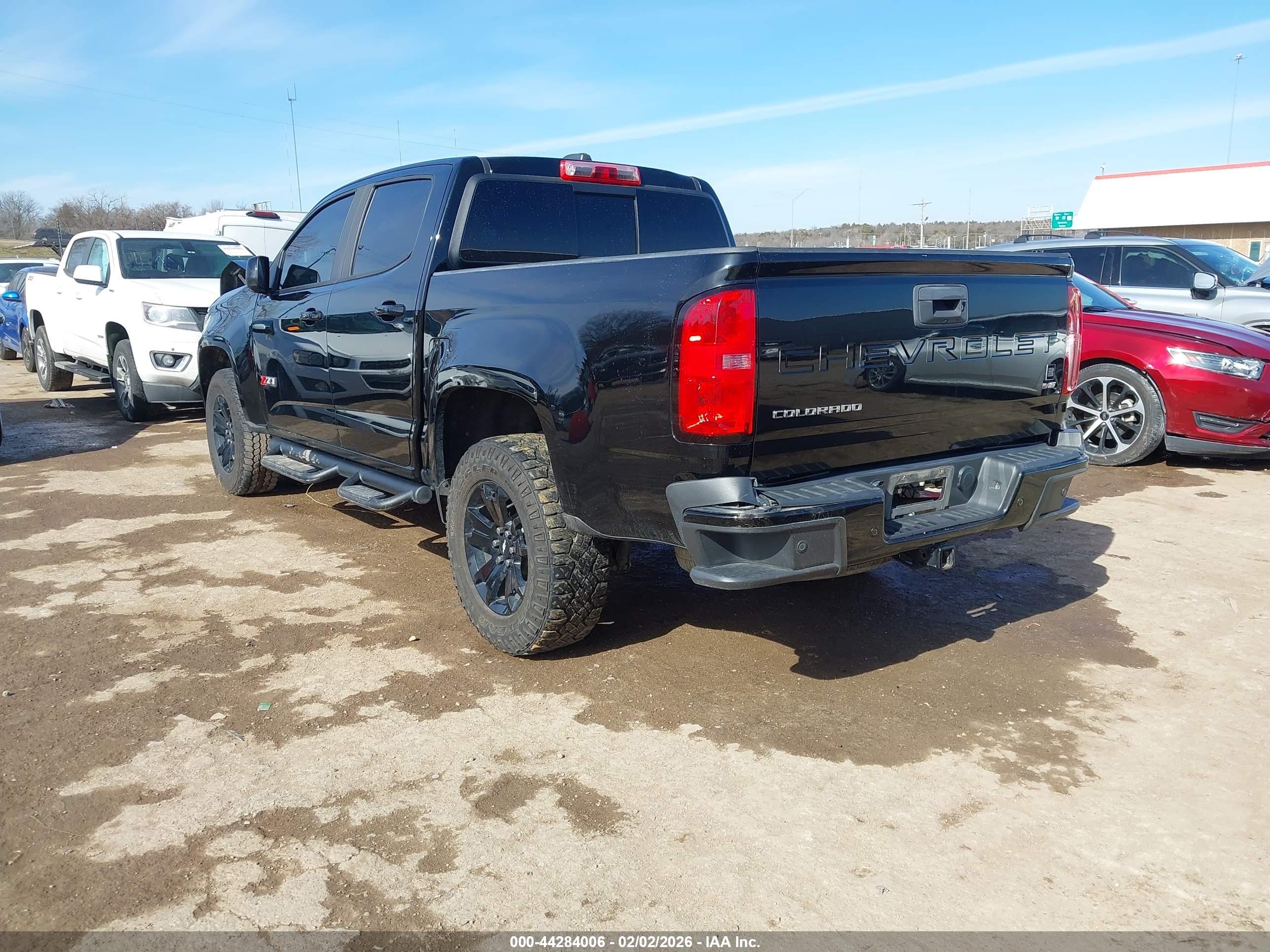 CHEVROLET COLORADO image 3