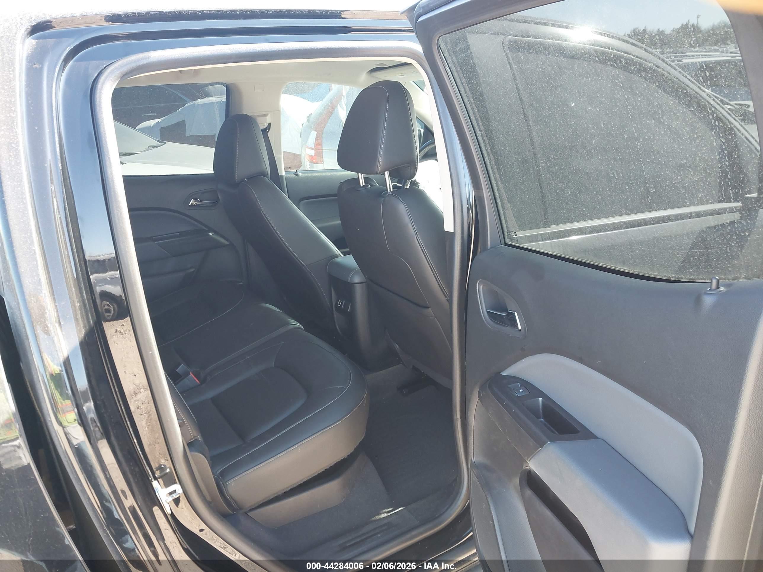 CHEVROLET COLORADO image 8