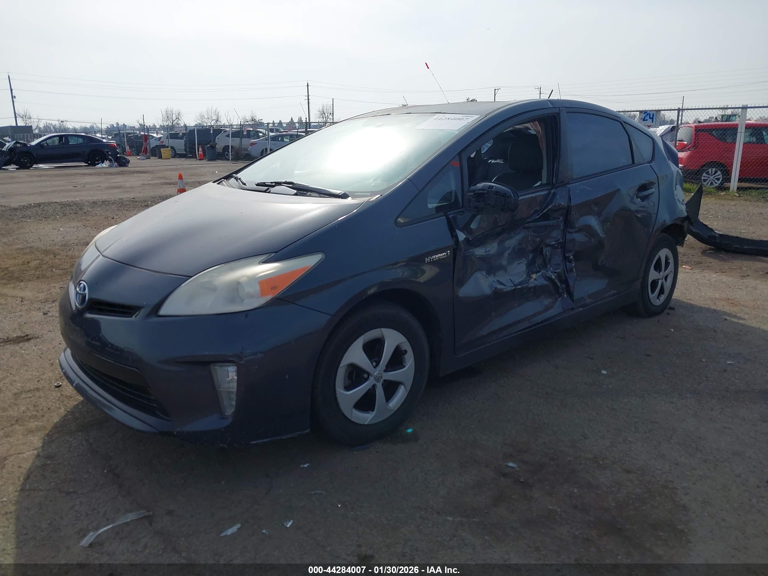 TOYOTA PRIUS image 2